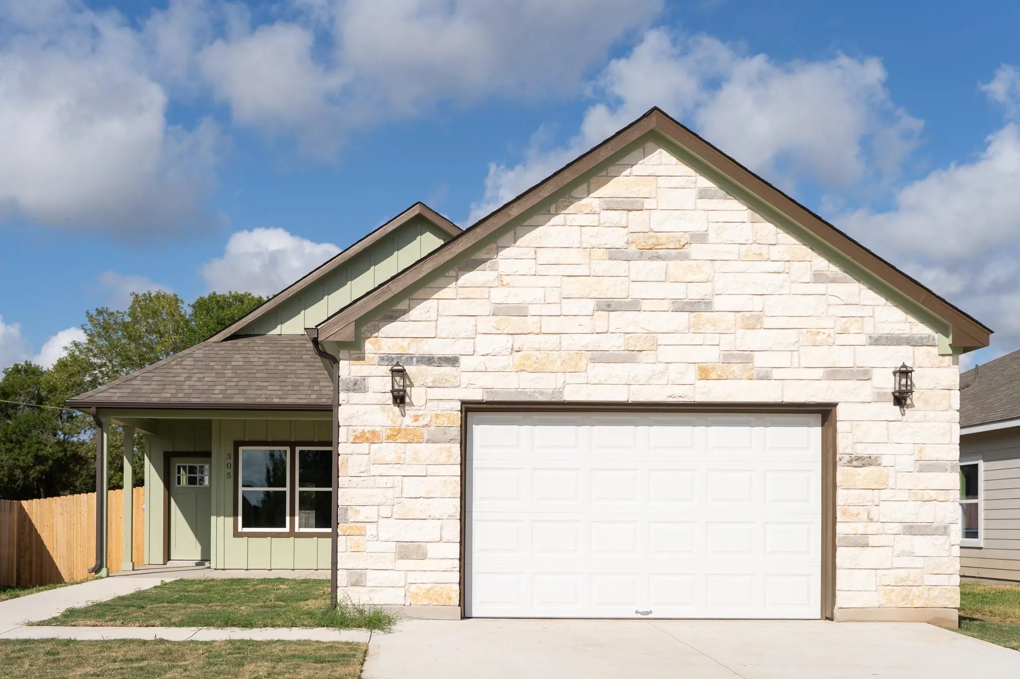 Photo of 305 STRING PRAIRIE WAY, Smithville, TX, 78957