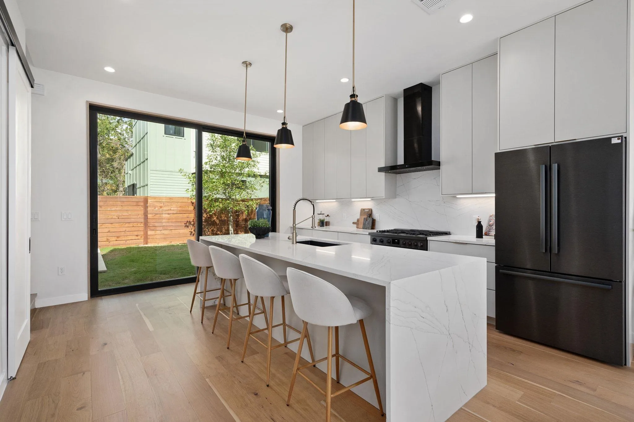 Photo 4 of 1104 GUNTER ST #1/2