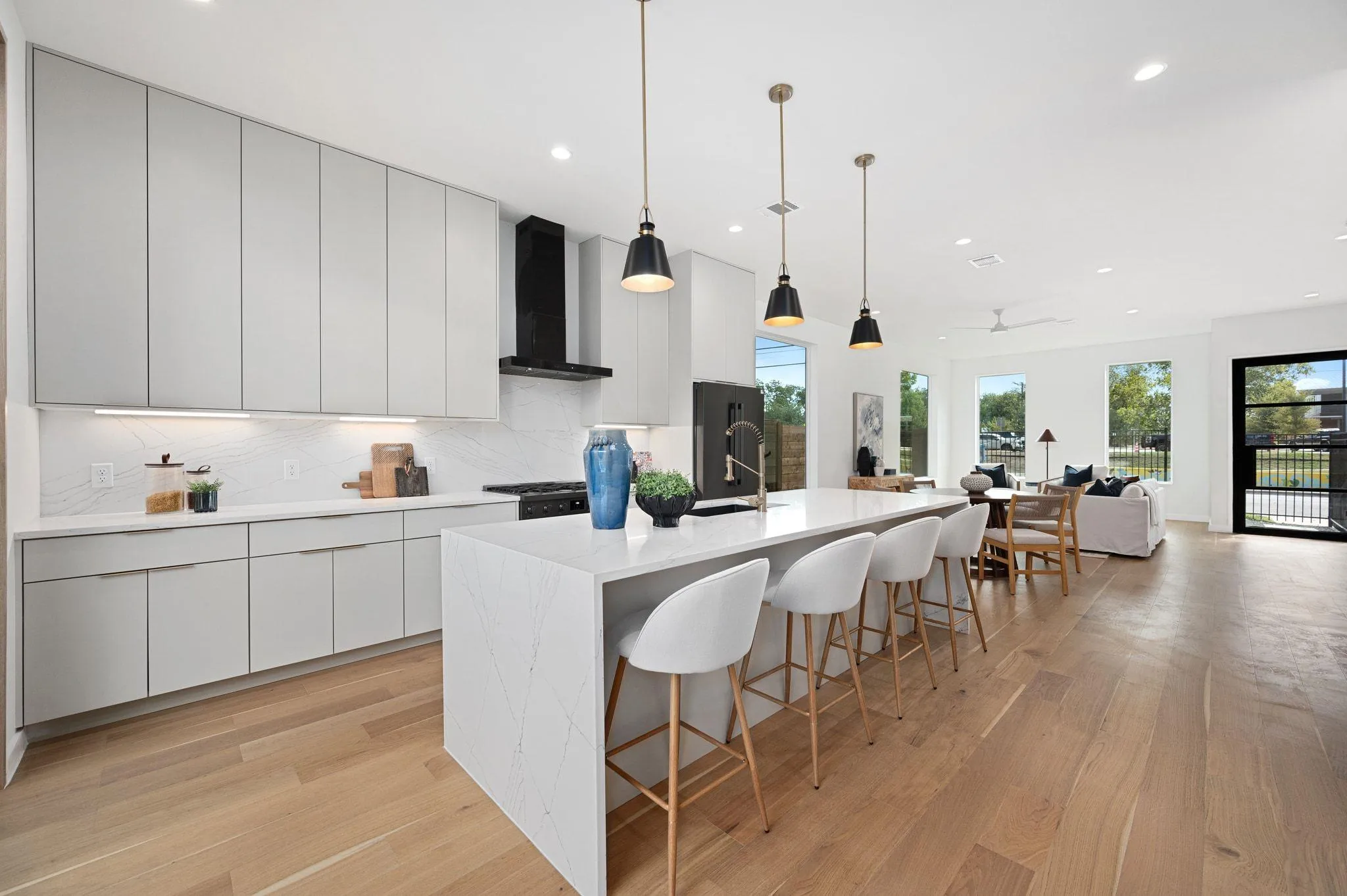 Photo 5 of 1104 GUNTER ST #1/2
