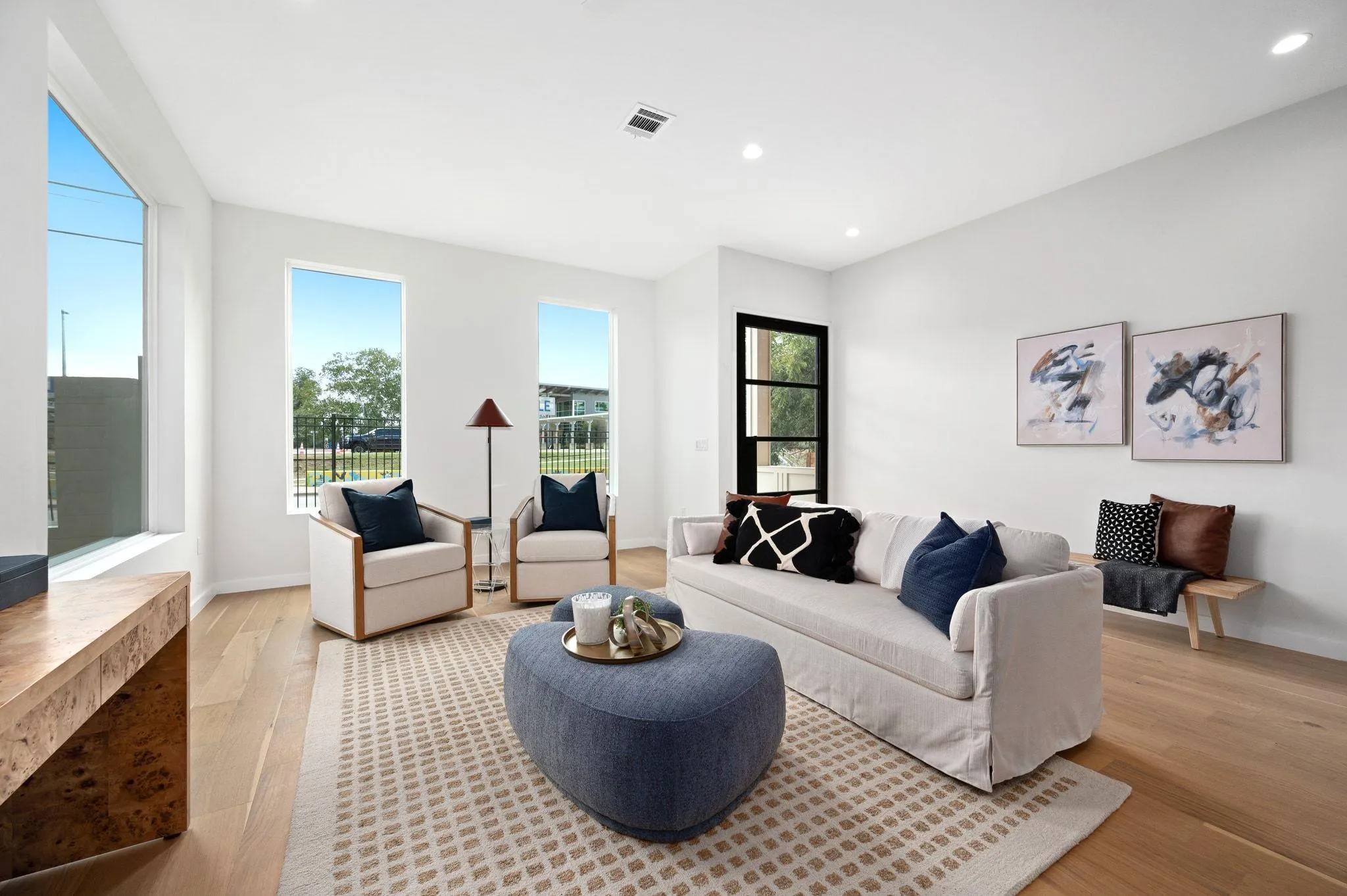 Photo 2 of 1104 GUNTER ST #1/2