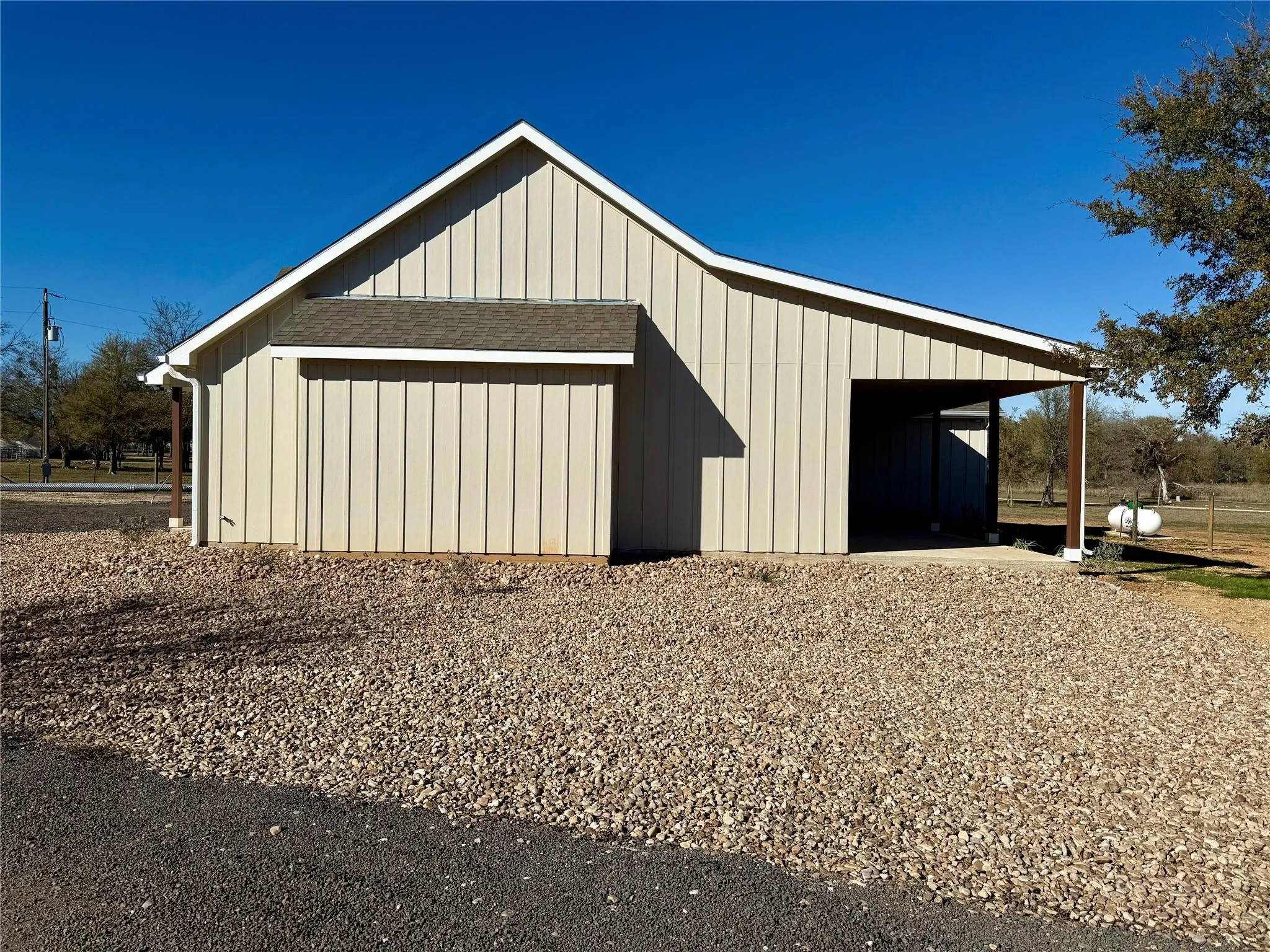 Photo 3 of 1353 RED TOWN RD #B