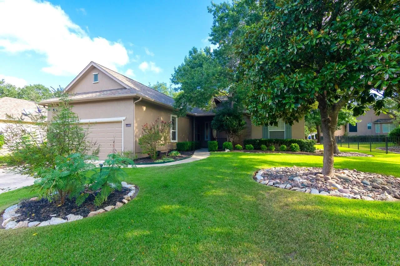 Photo of 102 HARNESS LN, Georgetown, TX, 78633