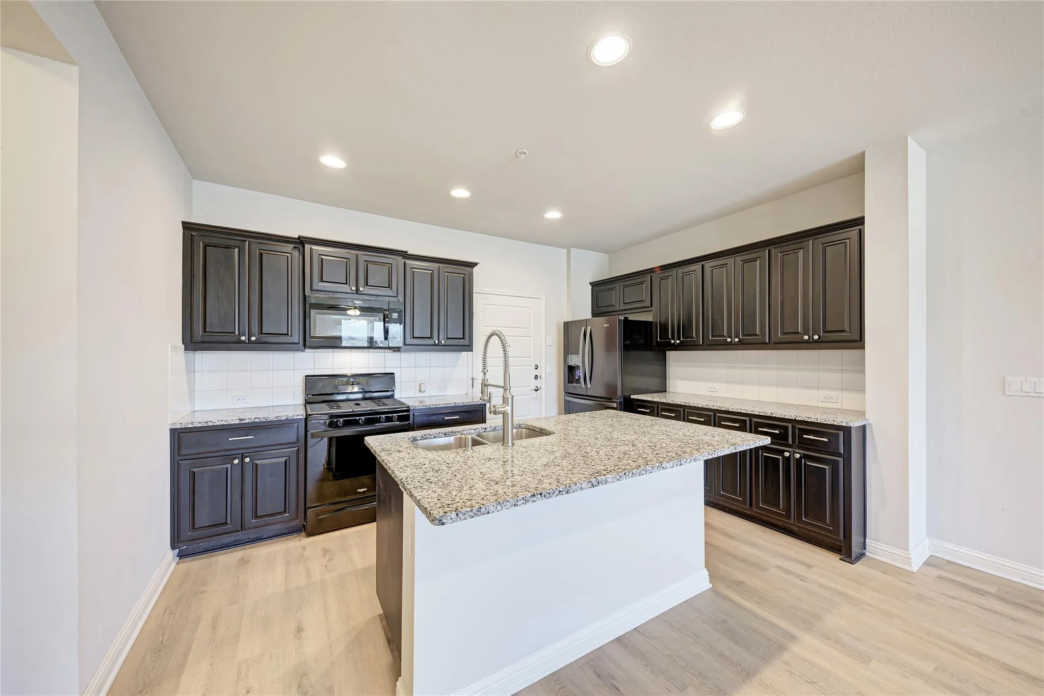 Photo 5 of 6814 E RIVERSIDE DR #32