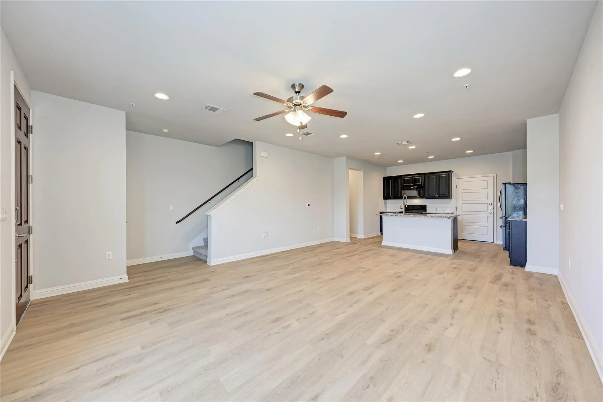 Photo 3 of 6814 E RIVERSIDE DR #32