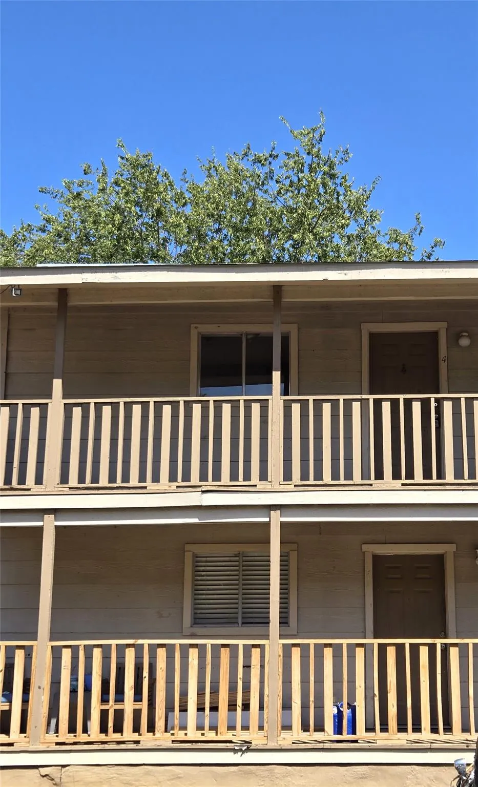 Photo 2 of 203 S MITCHELL ST ST #4
