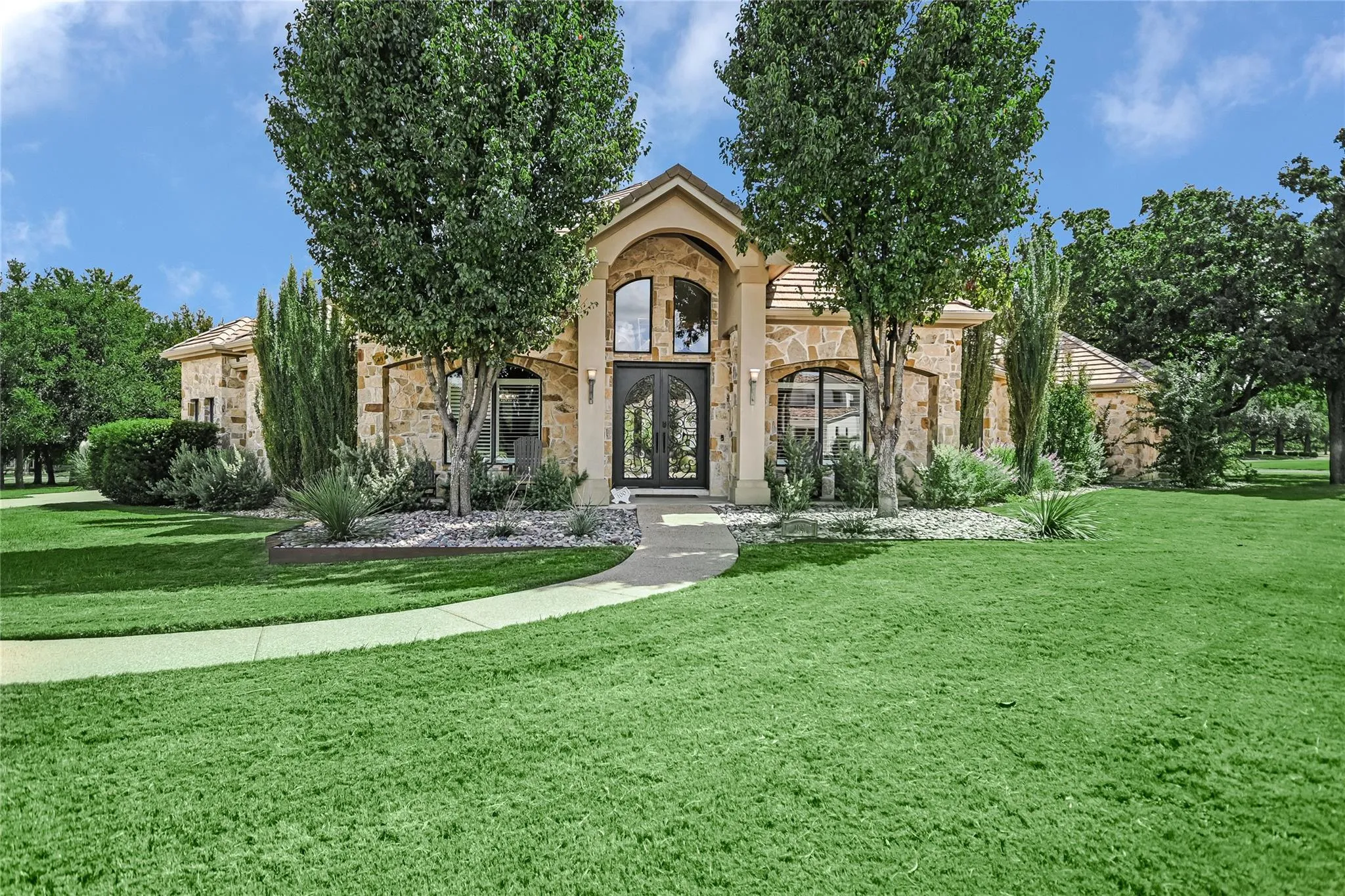 Photo 2 of 100 DOVETAIL LN
