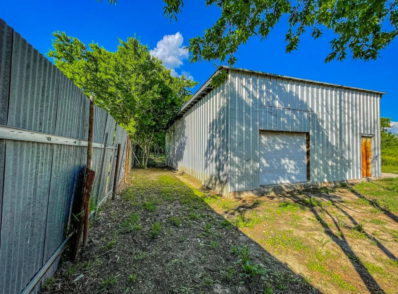 Photo 3 of 144 OLD BASTROP RD