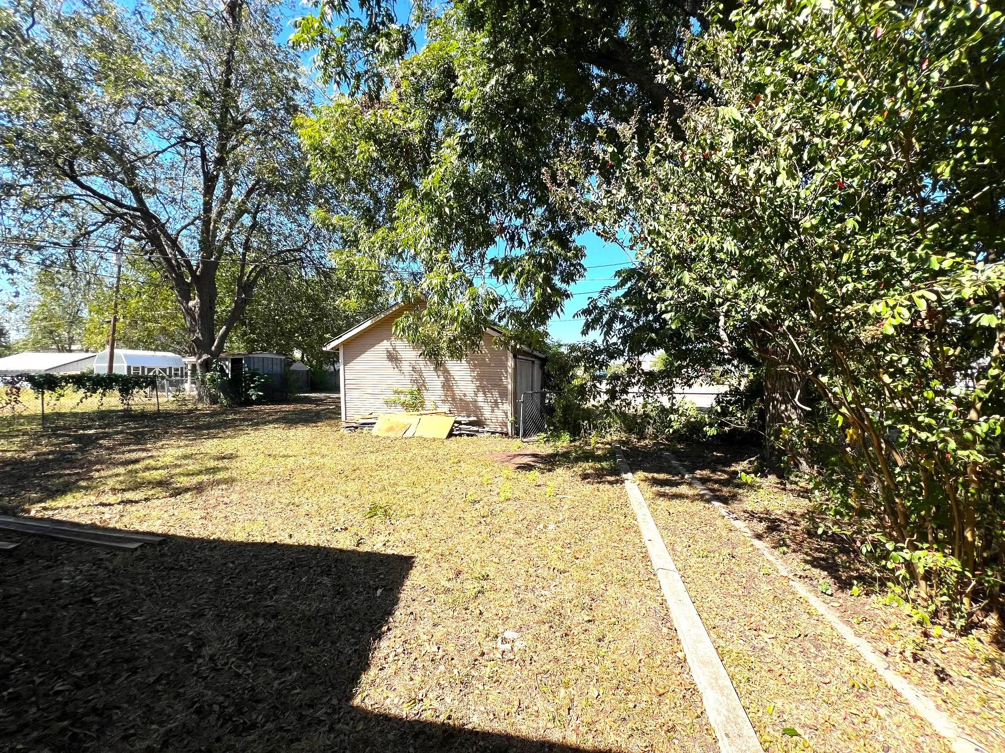 Photo 5 of 525 WASHBURN ST