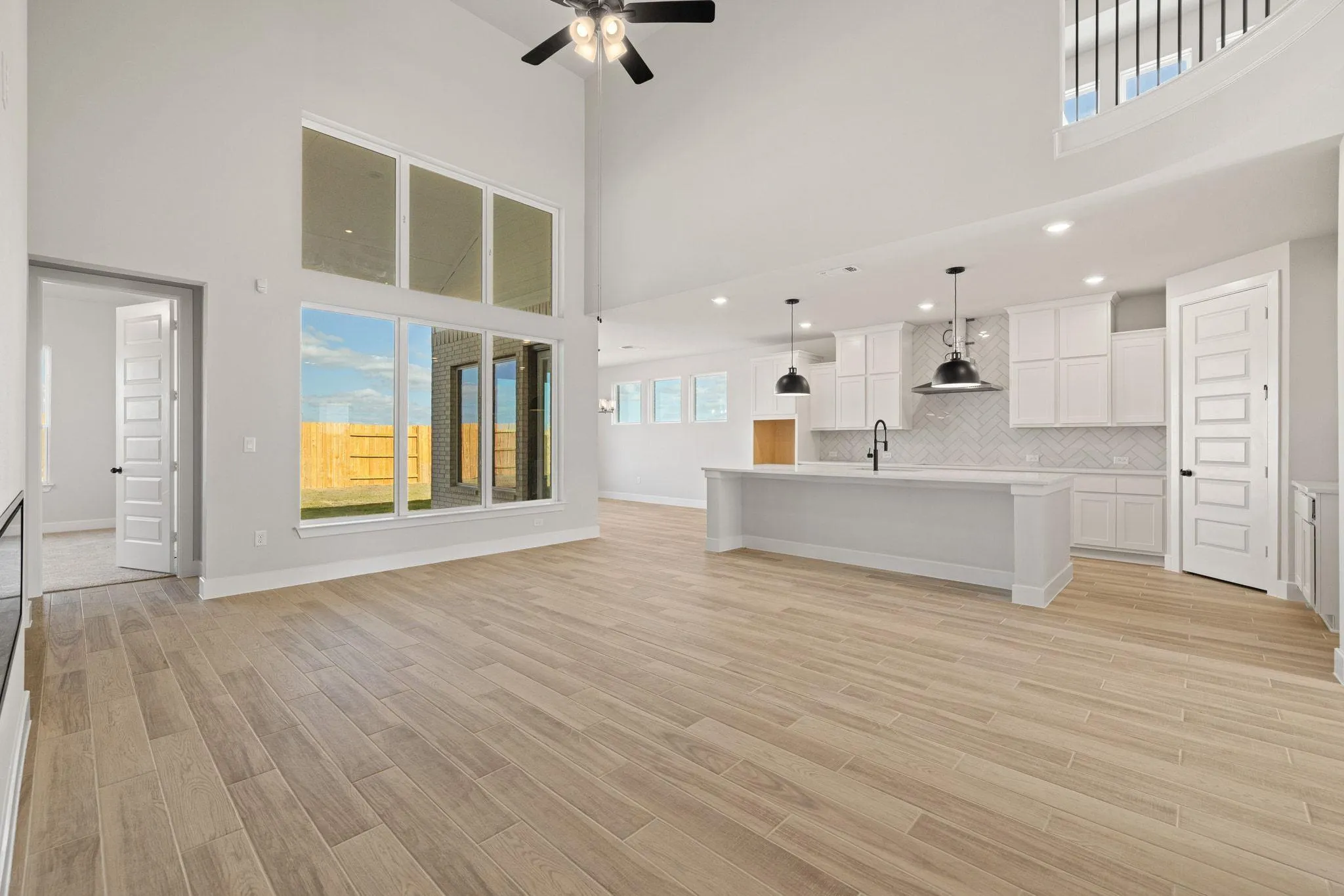 Photo 4 of 213 HORSEMINT LN
