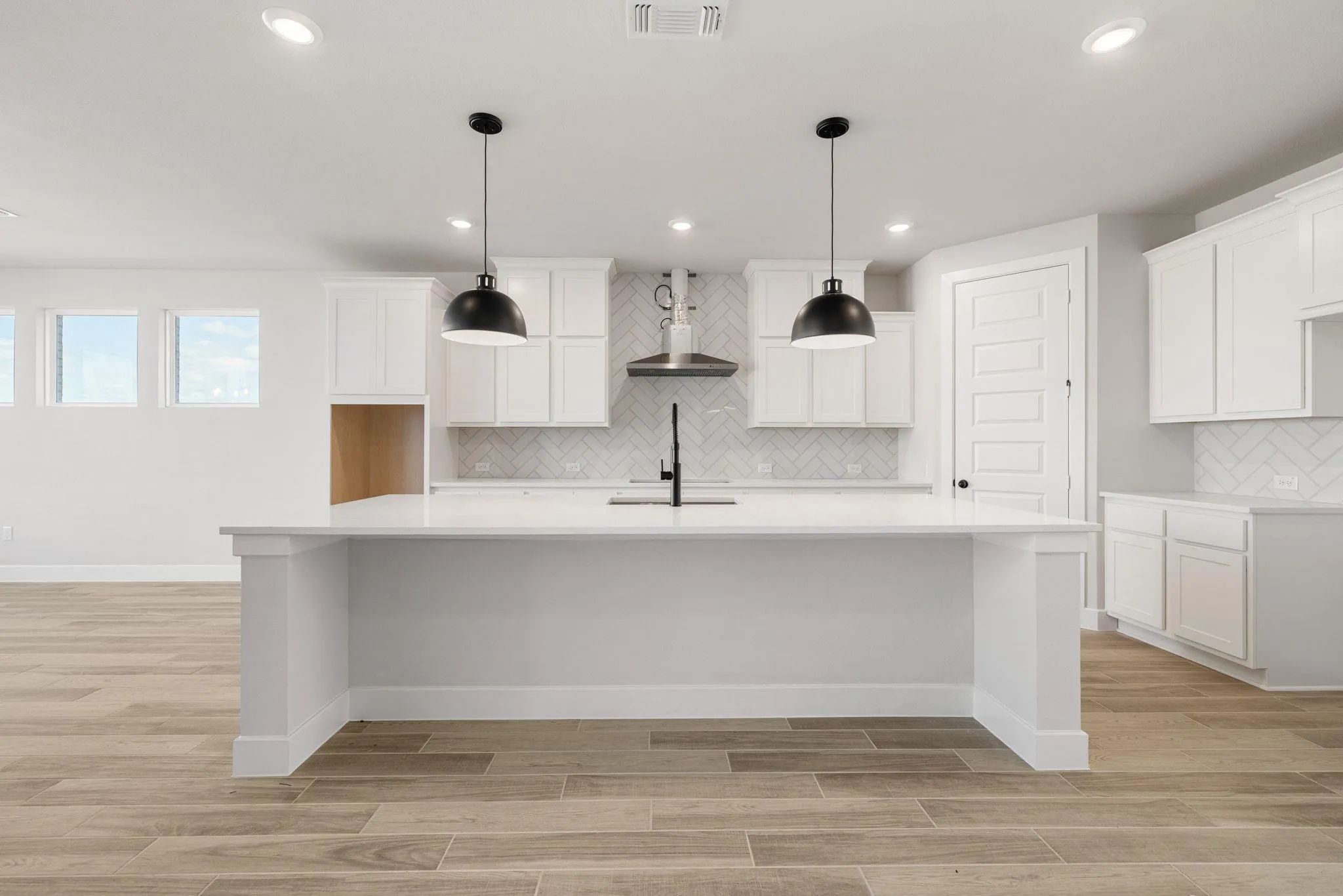 Photo 5 of 213 HORSEMINT LN