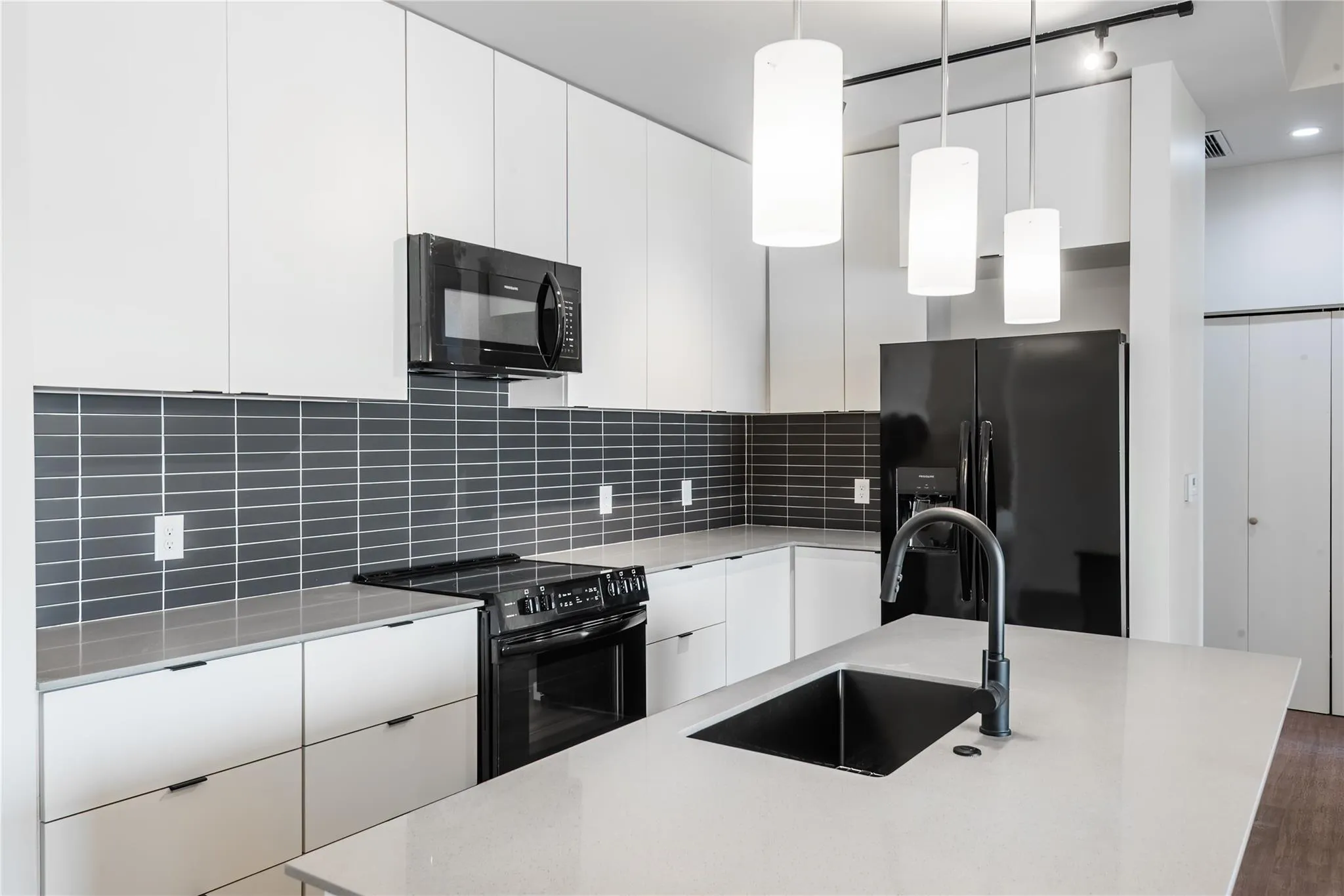 Photo 2 of 3515 WEBBERVILLE RD #ATELIER