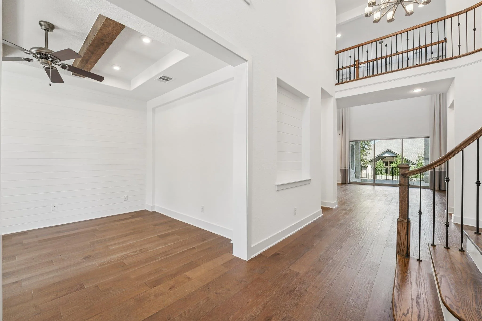 Photo 4 of 100 BAREFOOT PARK LN