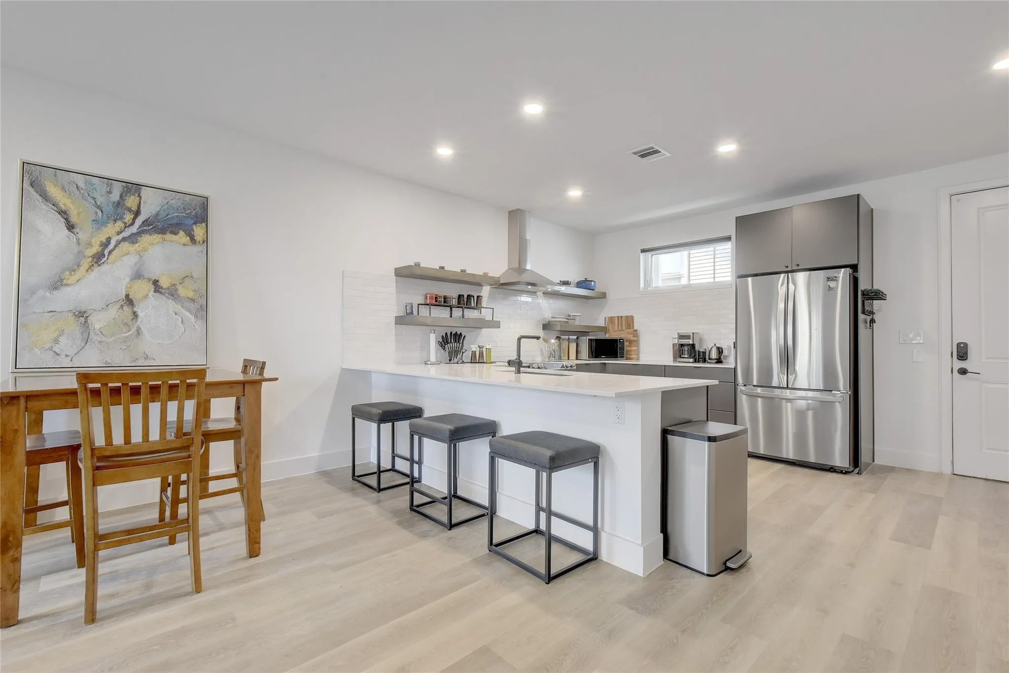 Photo 5 of 2709 E 5TH ST #2305