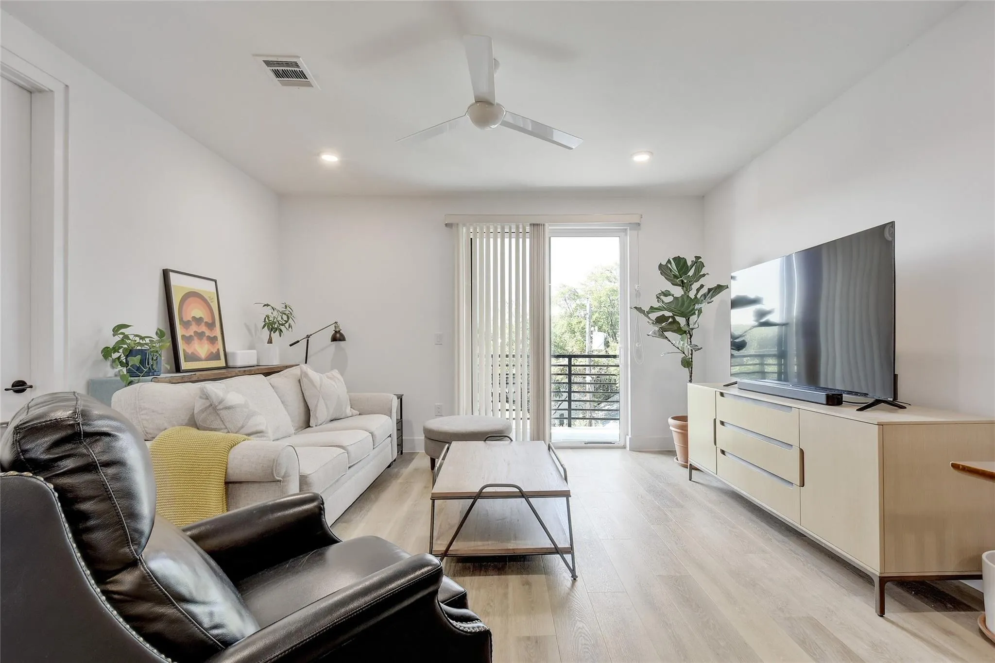 Photo 2 of 2709 E 5TH ST #2305