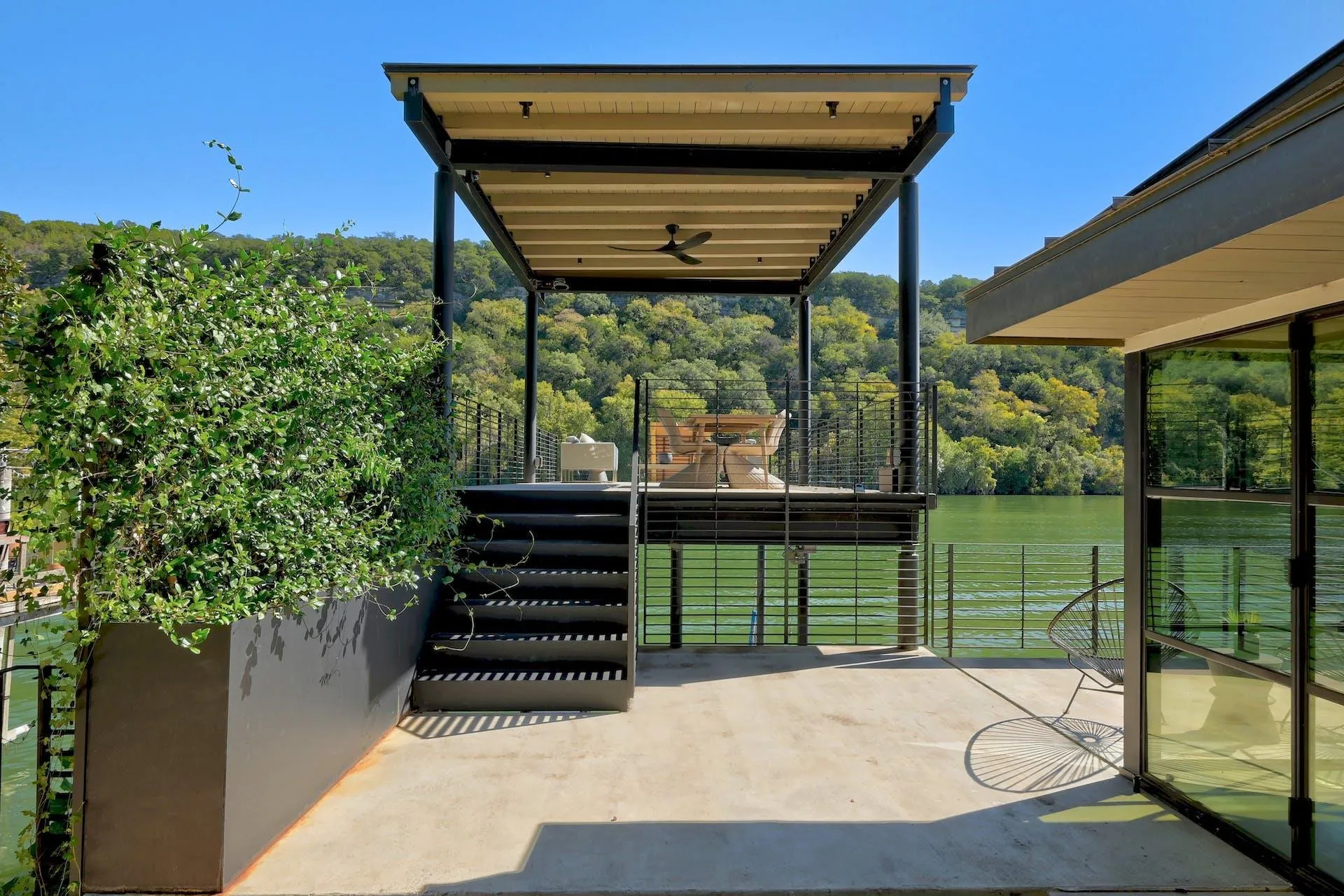 Photo 3 of 2607 RIVER HILLS RD #G