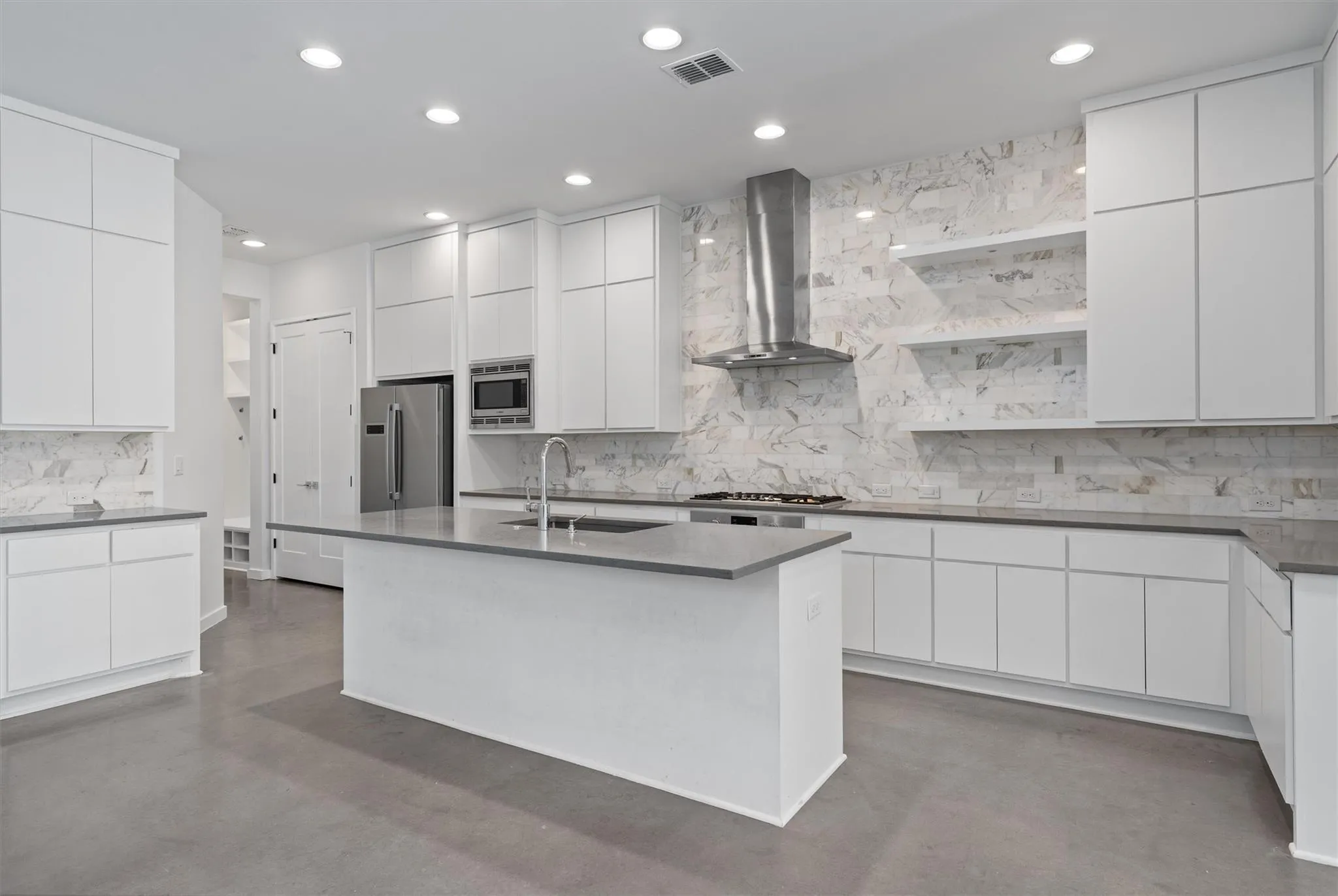 Photo 3 of 1107 TAULBEE LN #B
