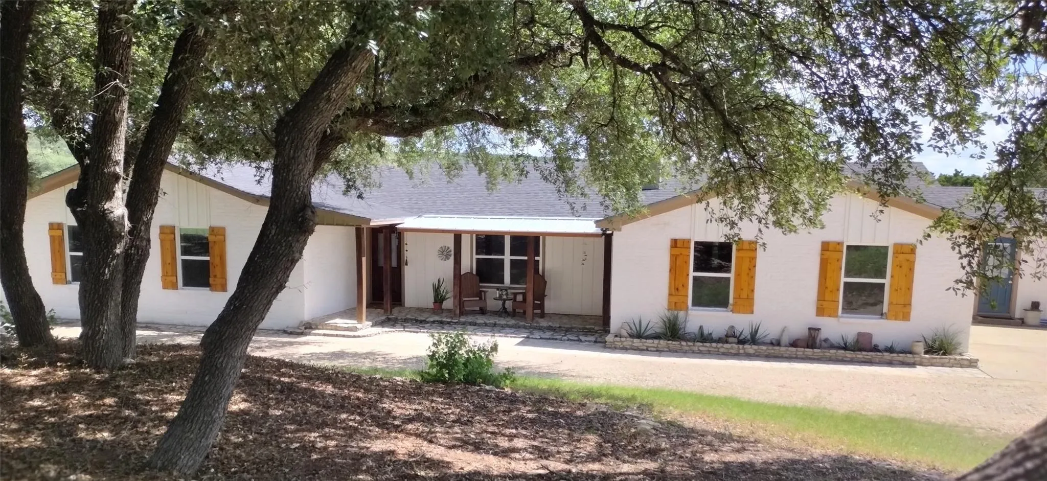 Photo 2 of 22303 HONEYCOMB LN