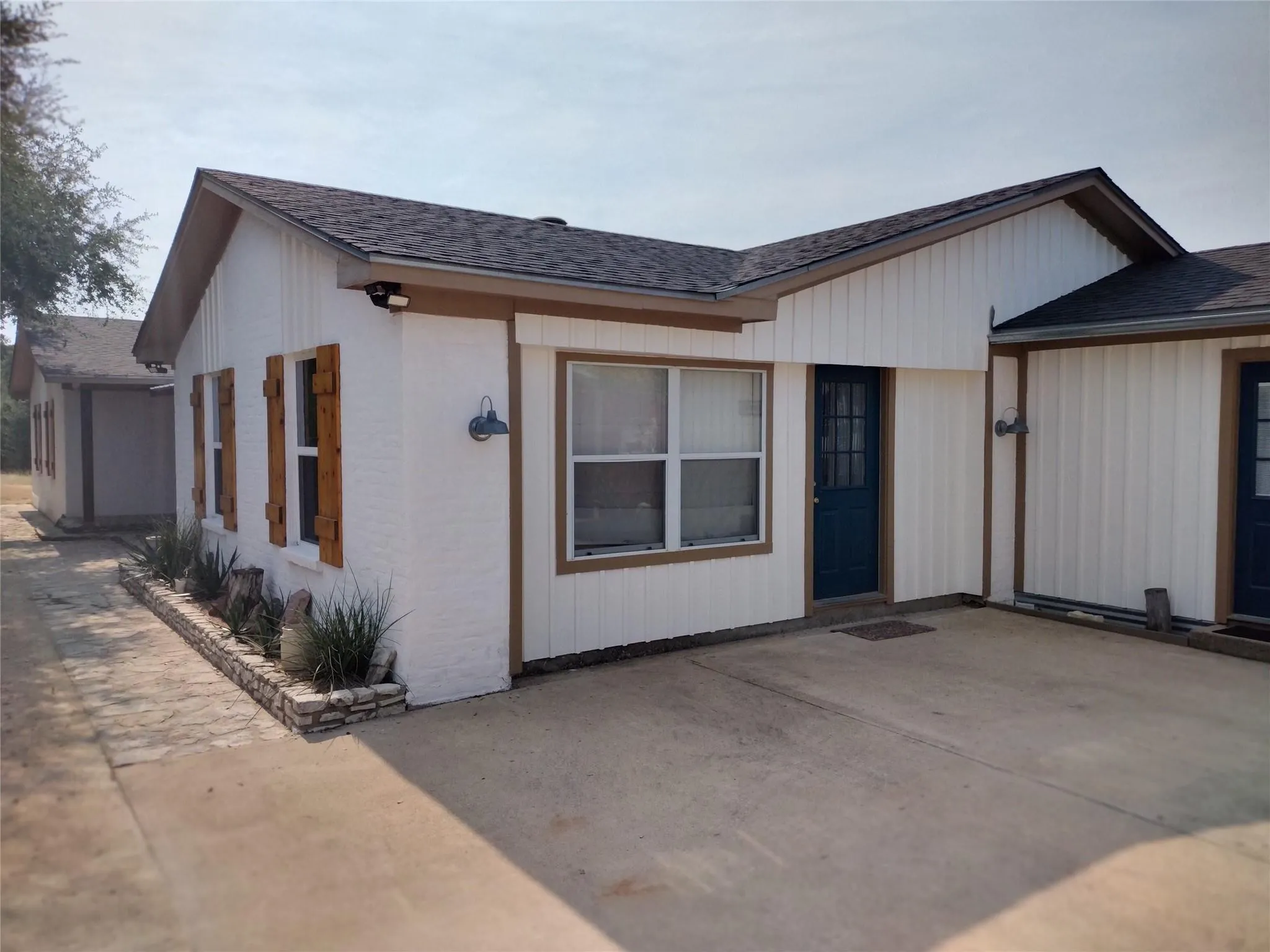 Photo 3 of 22303 HONEYCOMB LN