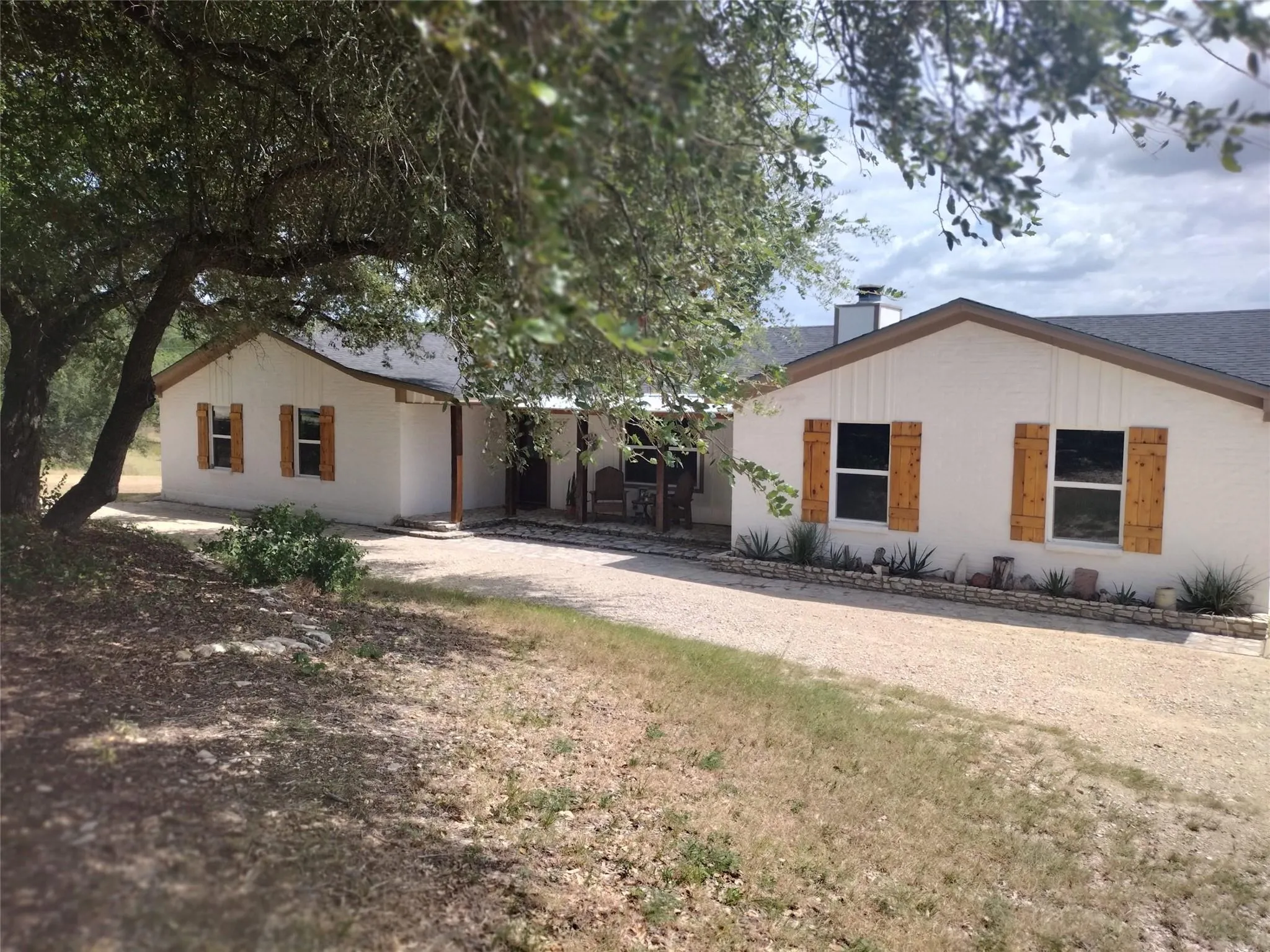 Photo 2 of 22303 HONEYCOMB LN