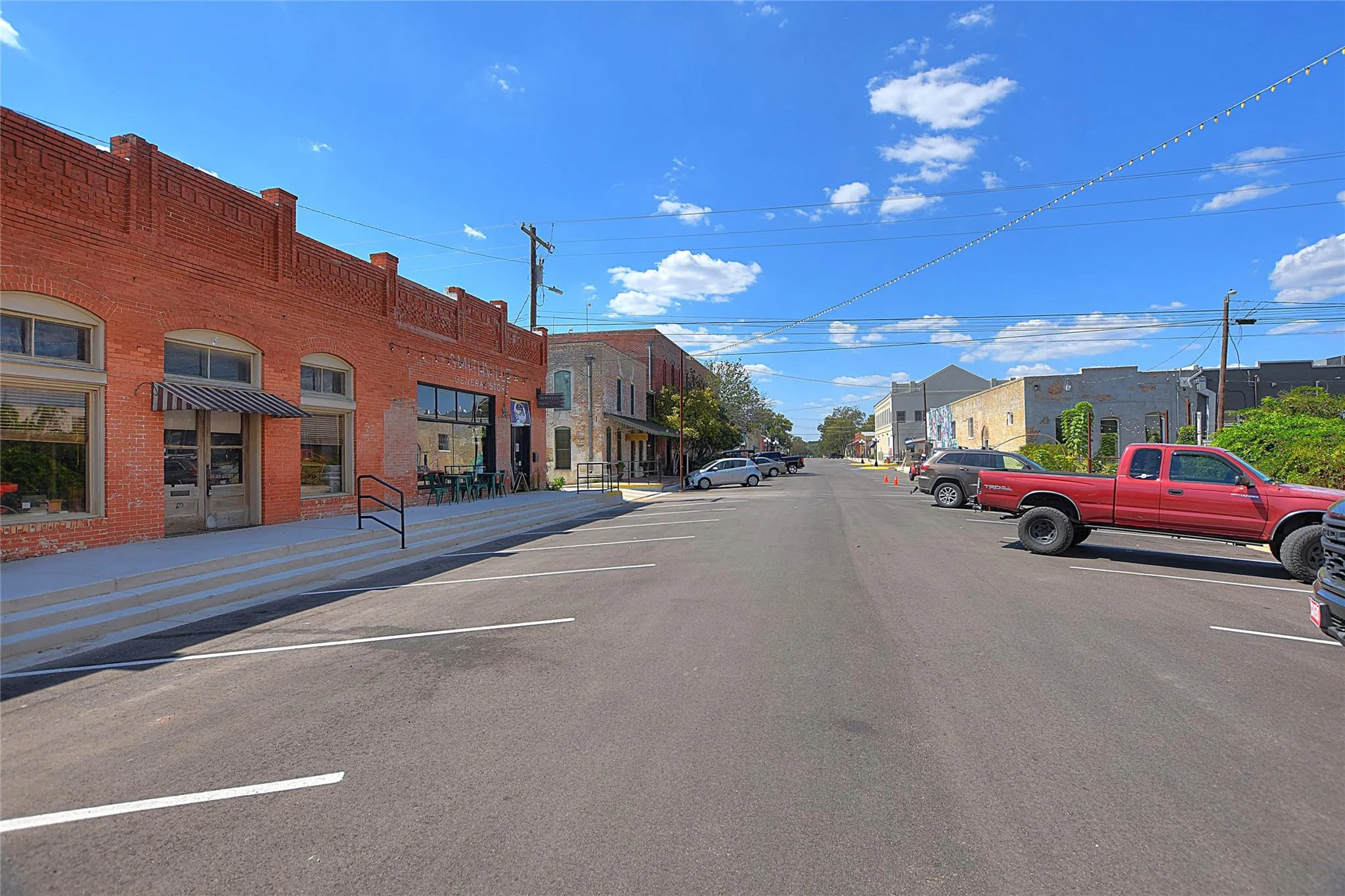 Photo 4 of 112 NE 2ND ST
