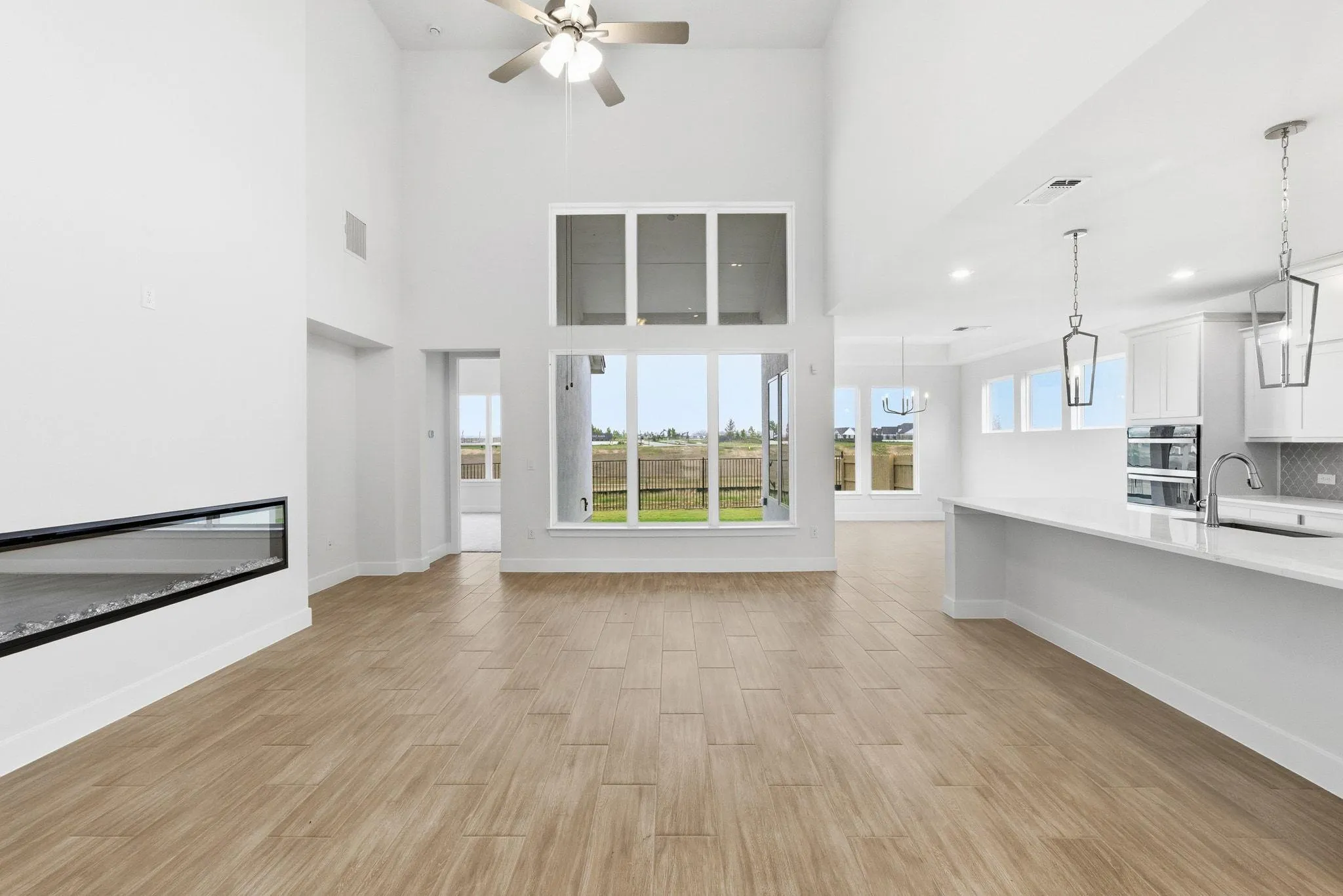 Photo 5 of 132 PINYON PINE DR