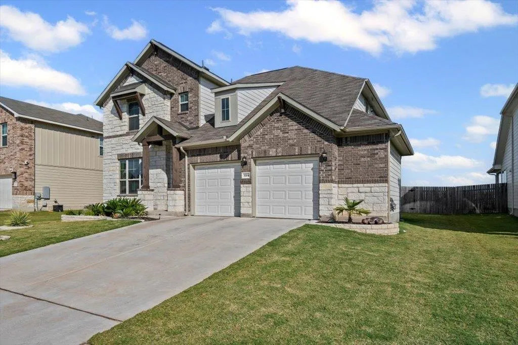 Photo 3 of 3004 OTTAVIANO WAY