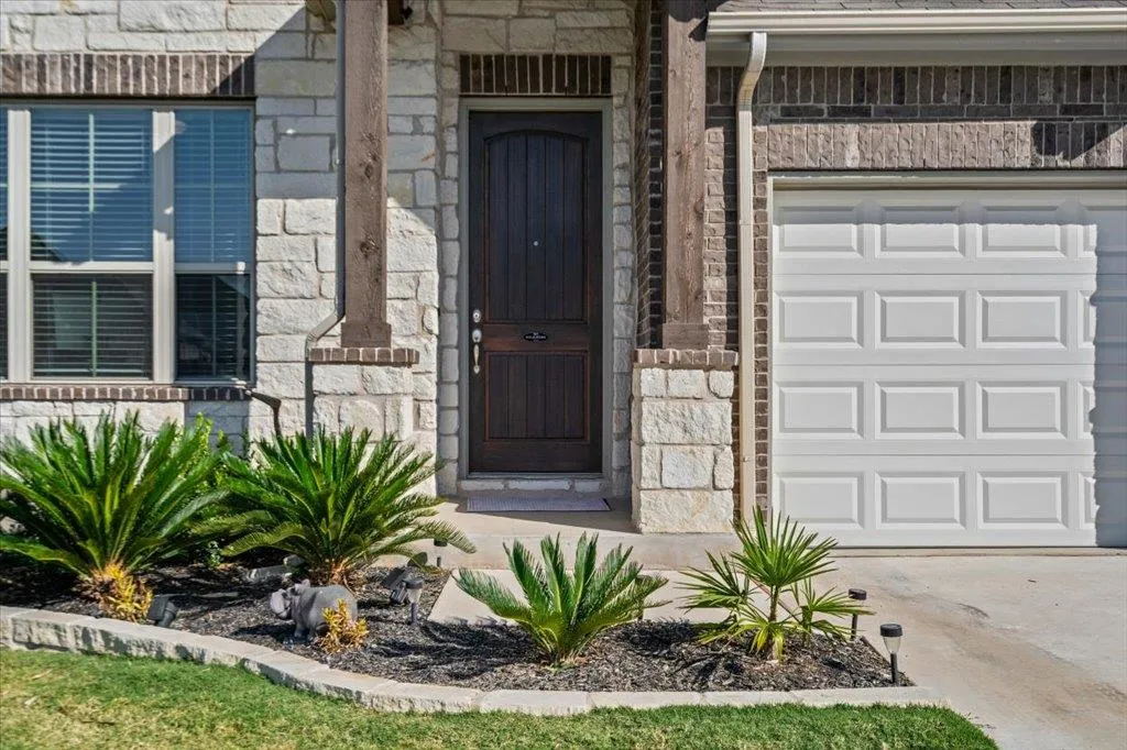 Photo 4 of 3004 OTTAVIANO WAY