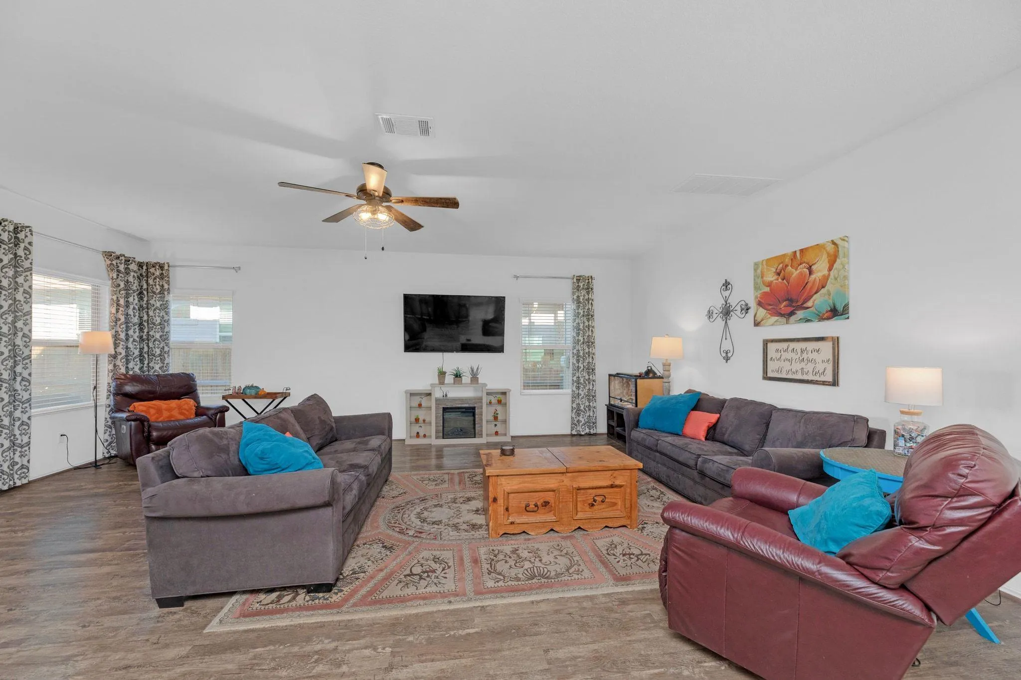 Photo 4 of 400 XANADU DR