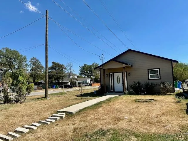 Photo of 501 MAPLE ST, Taylor, TX, 76574