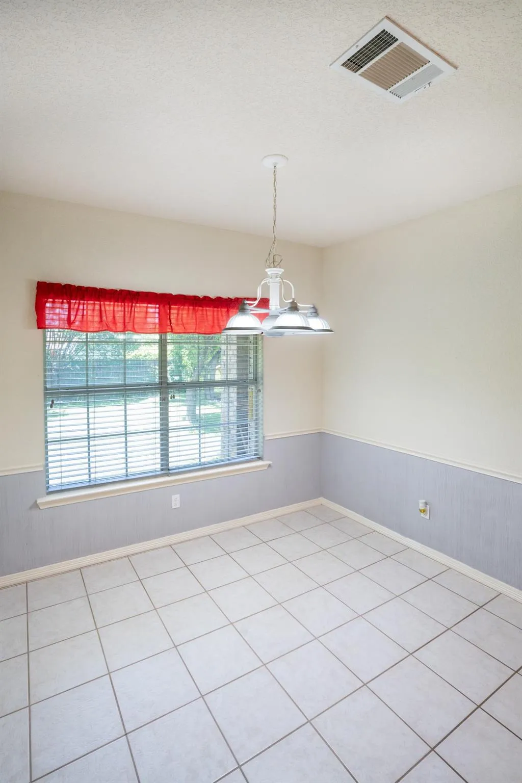 Photo 5 of 2912 BRANDY LN