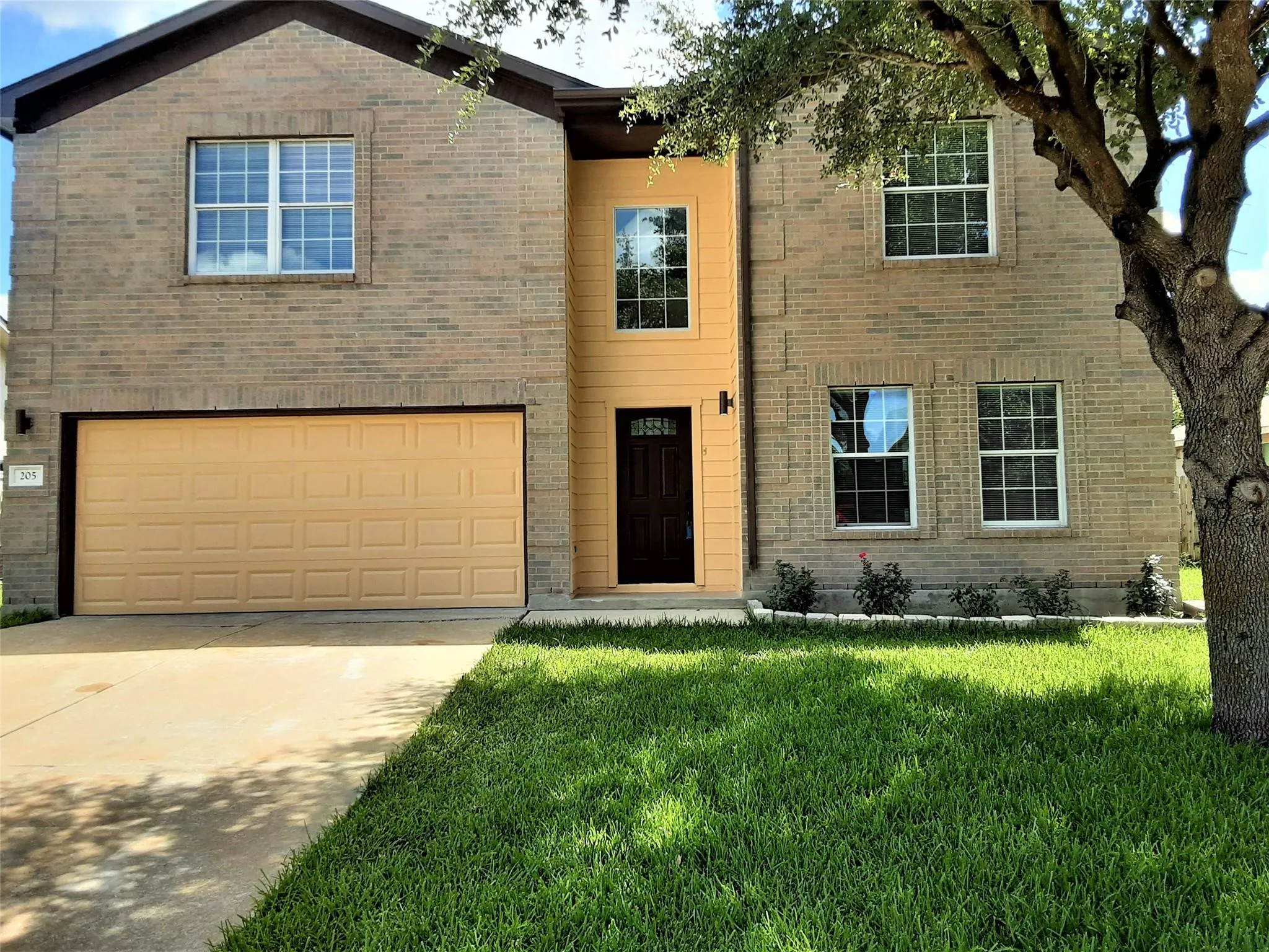 Photo of 205 RINEHARDT ST, Hutto, TX, 78634