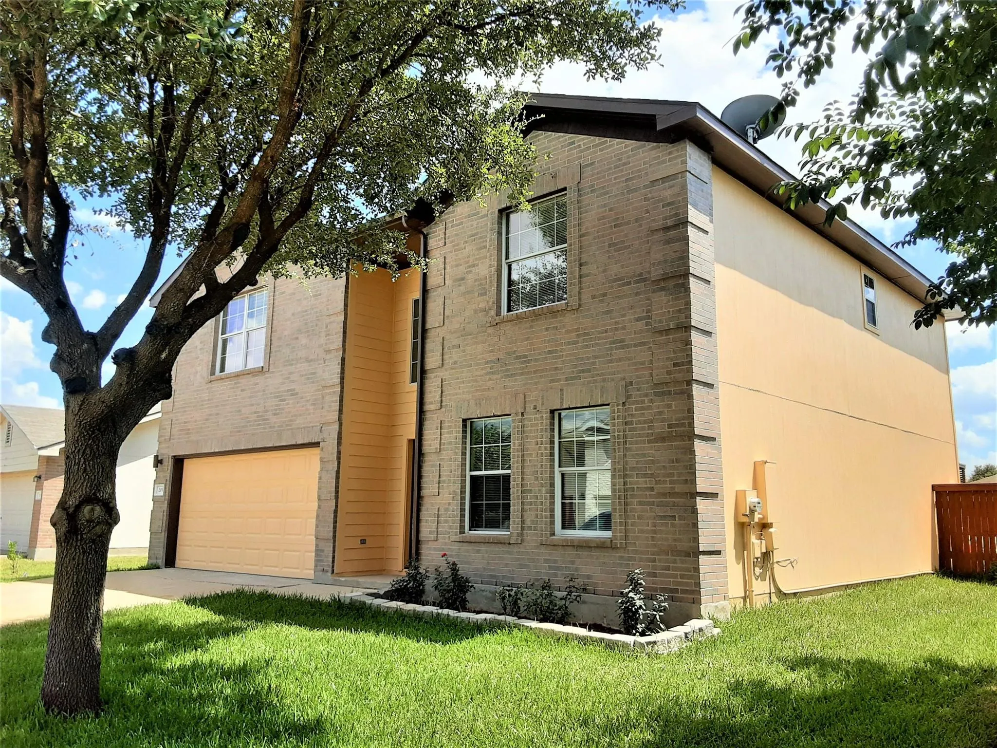 Photo 5 of 205 RINEHARDT ST
