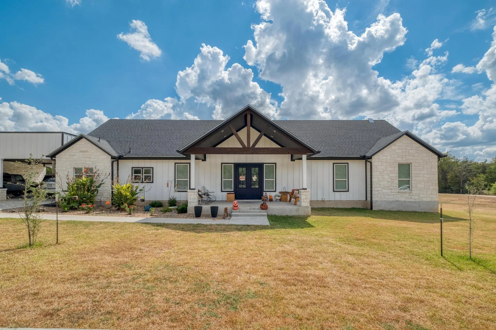 Photo of 1901 E STATE HIGHWAY 21 #B, Paige, TX, 78659