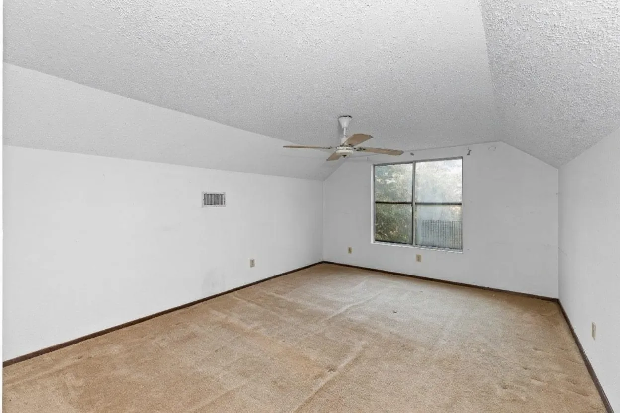 Photo 2 of 15403 GEBRON DR