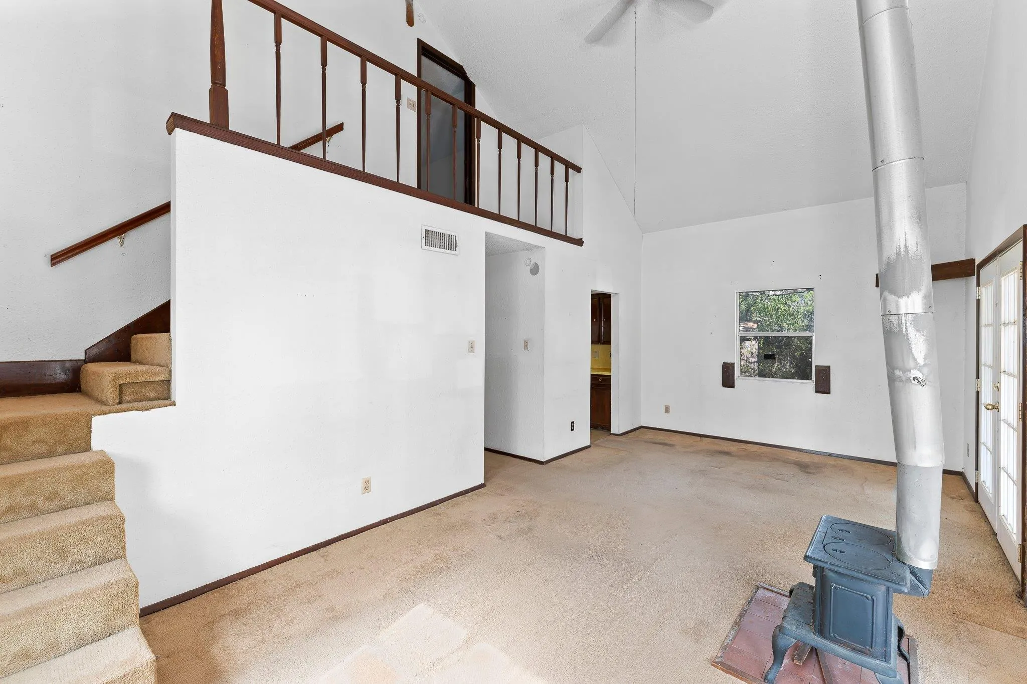 Photo 5 of 15403 GEBRON DR
