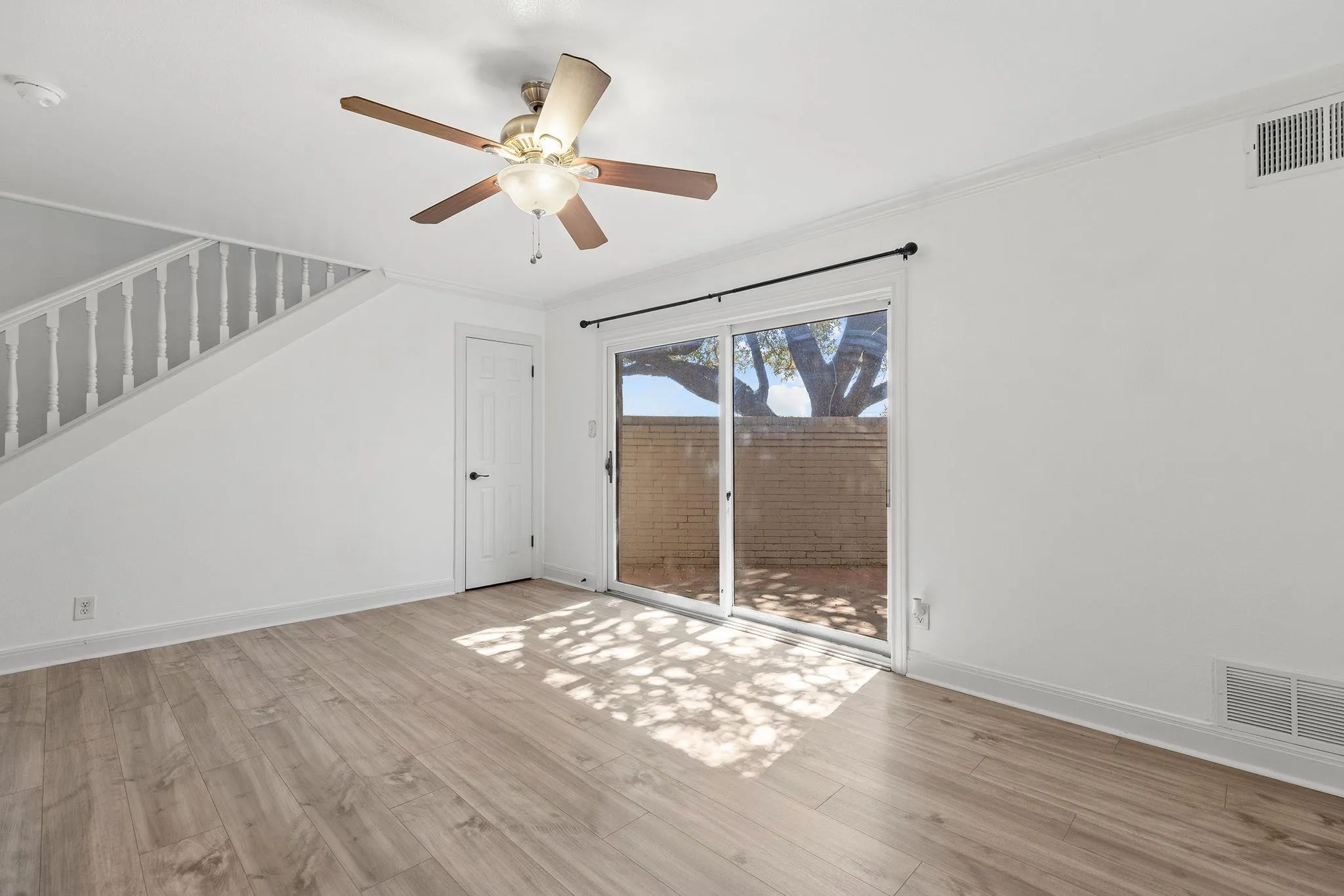 Photo 5 of 2500 STECK AVE #5