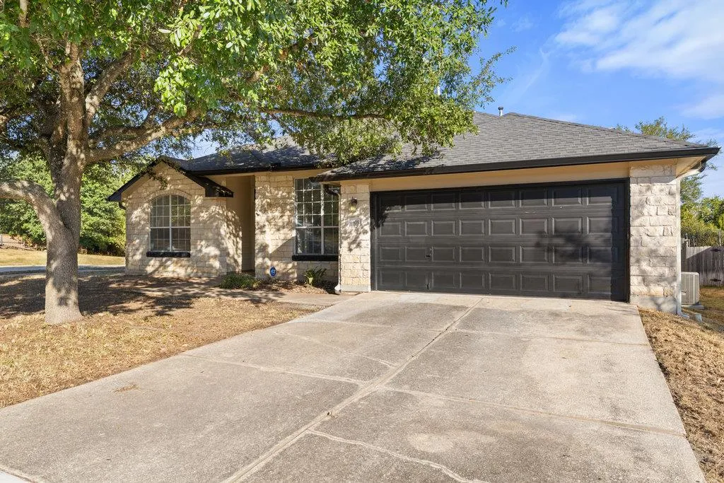 Photo of 305 PLUMBAGO DR, Pflugerville, TX, 78660