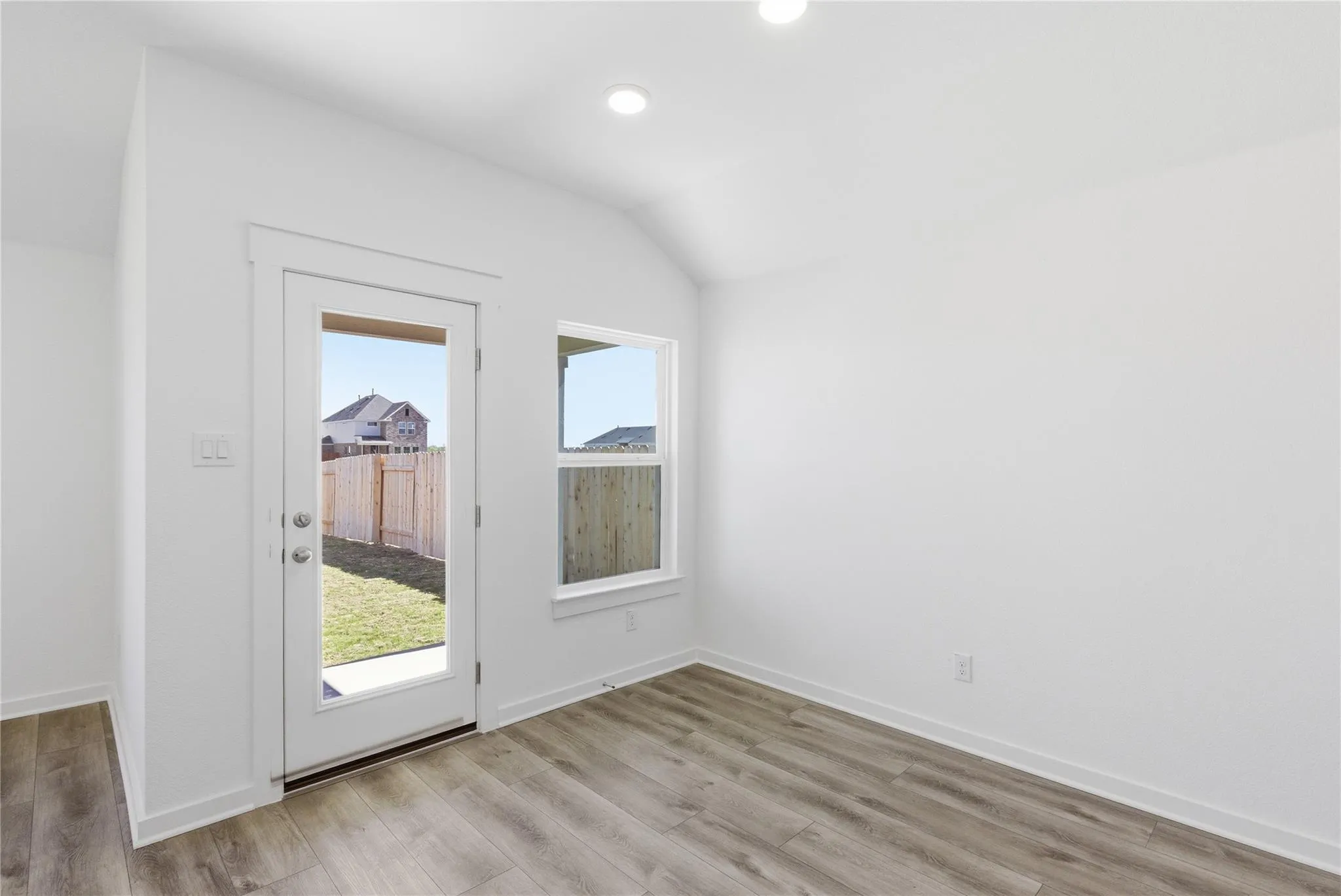 Photo 5 of 191 ORIOLE ST