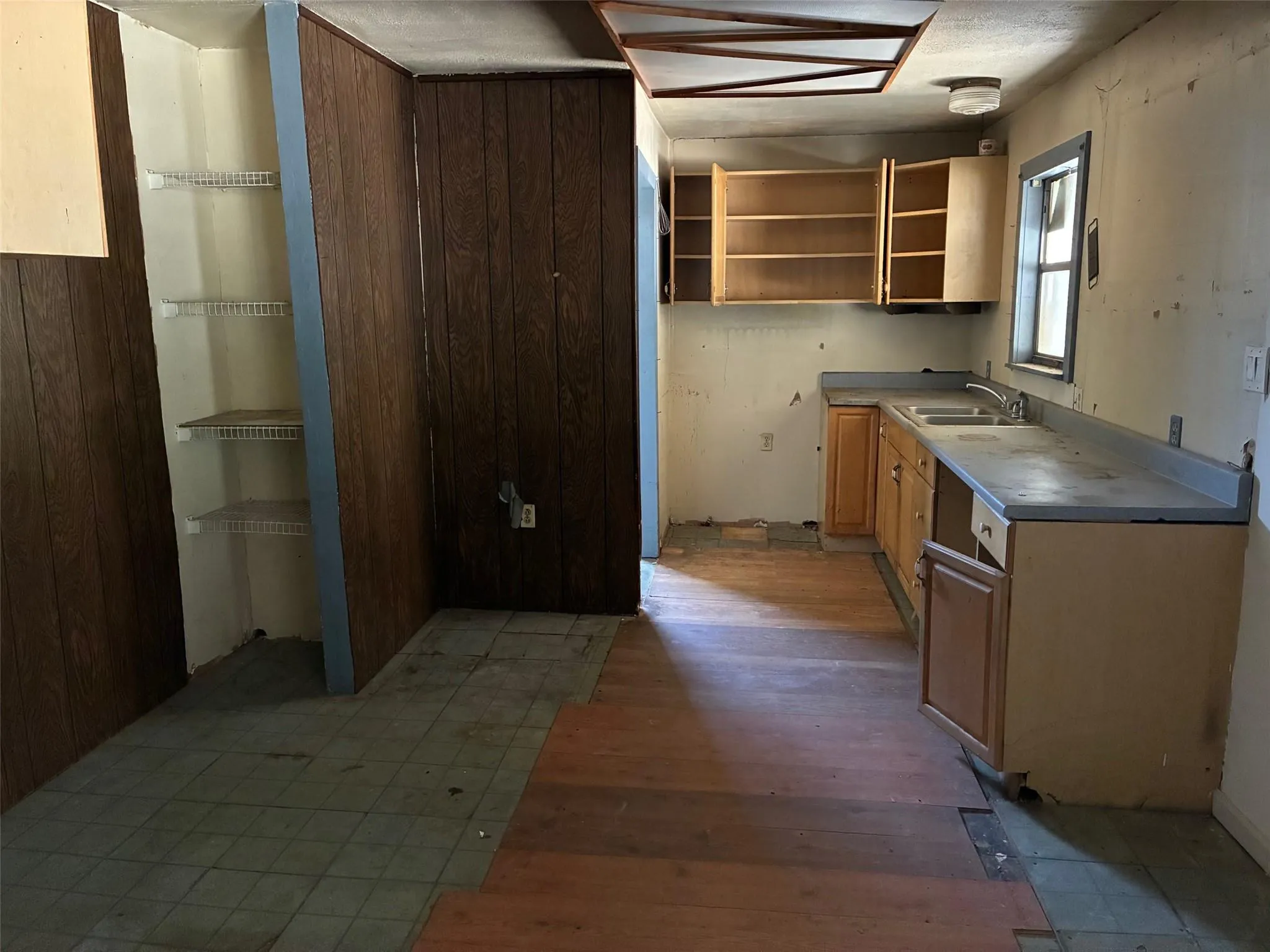 Photo 4 of 116 FLAMING OAK DR