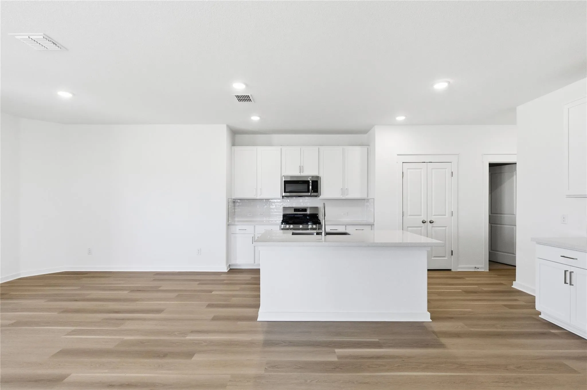 Photo 2 of 263 ORIOLE ST