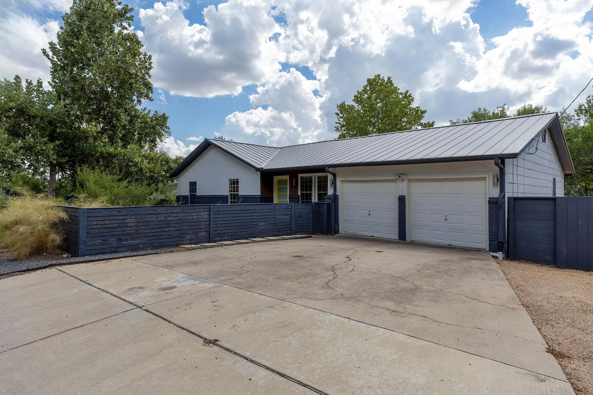 Photo 2 of 5307 LEDESMA RD
