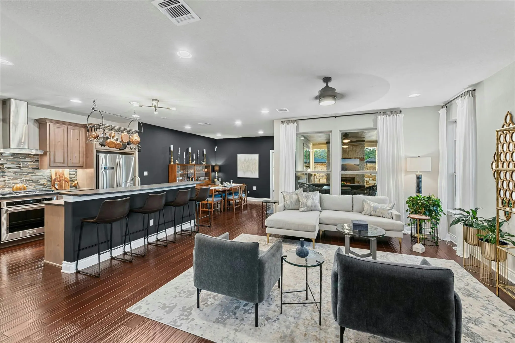 Photo 5 of 549 CLUBHOUSE DR #G