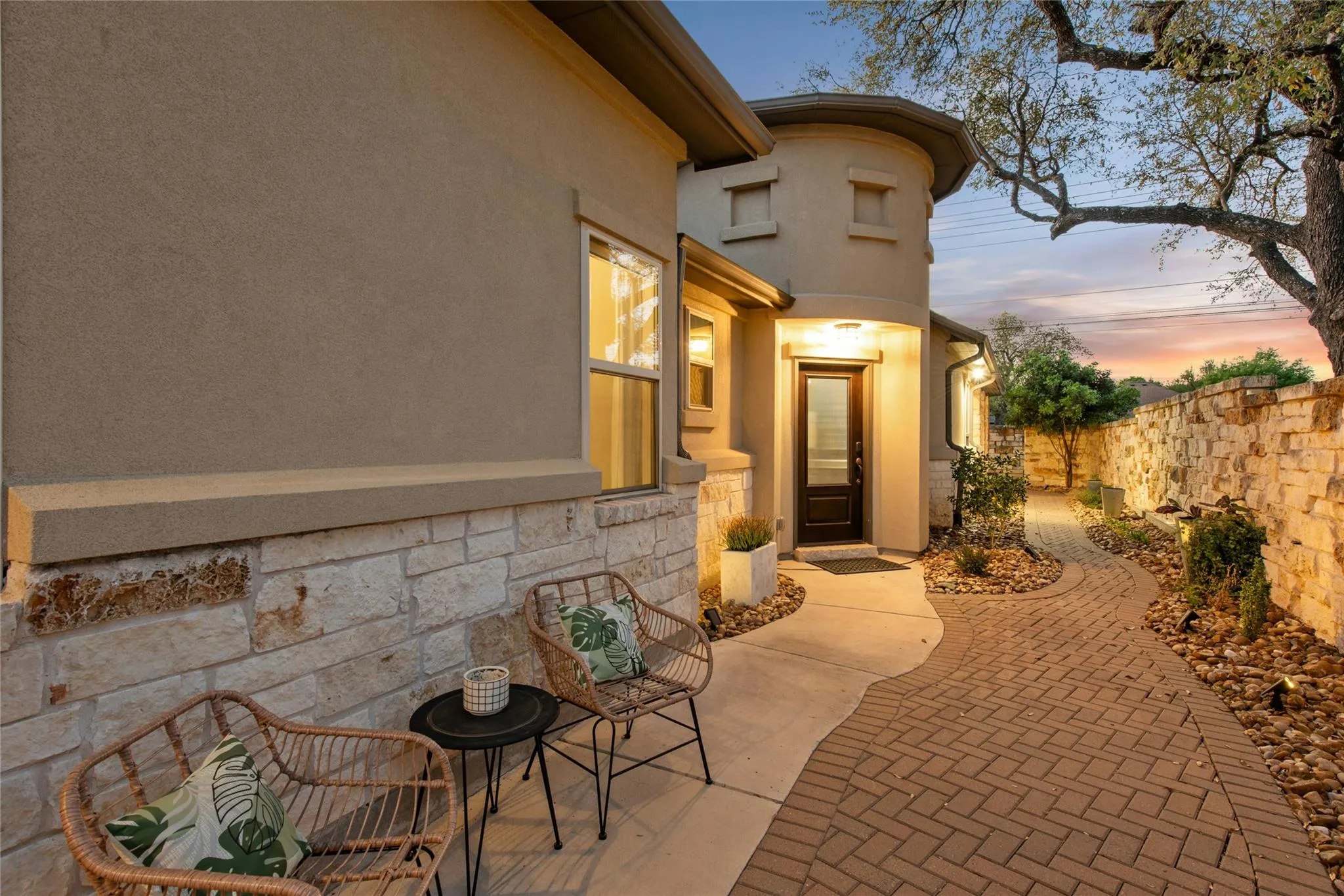 Photo 3 of 549 CLUBHOUSE DR #G