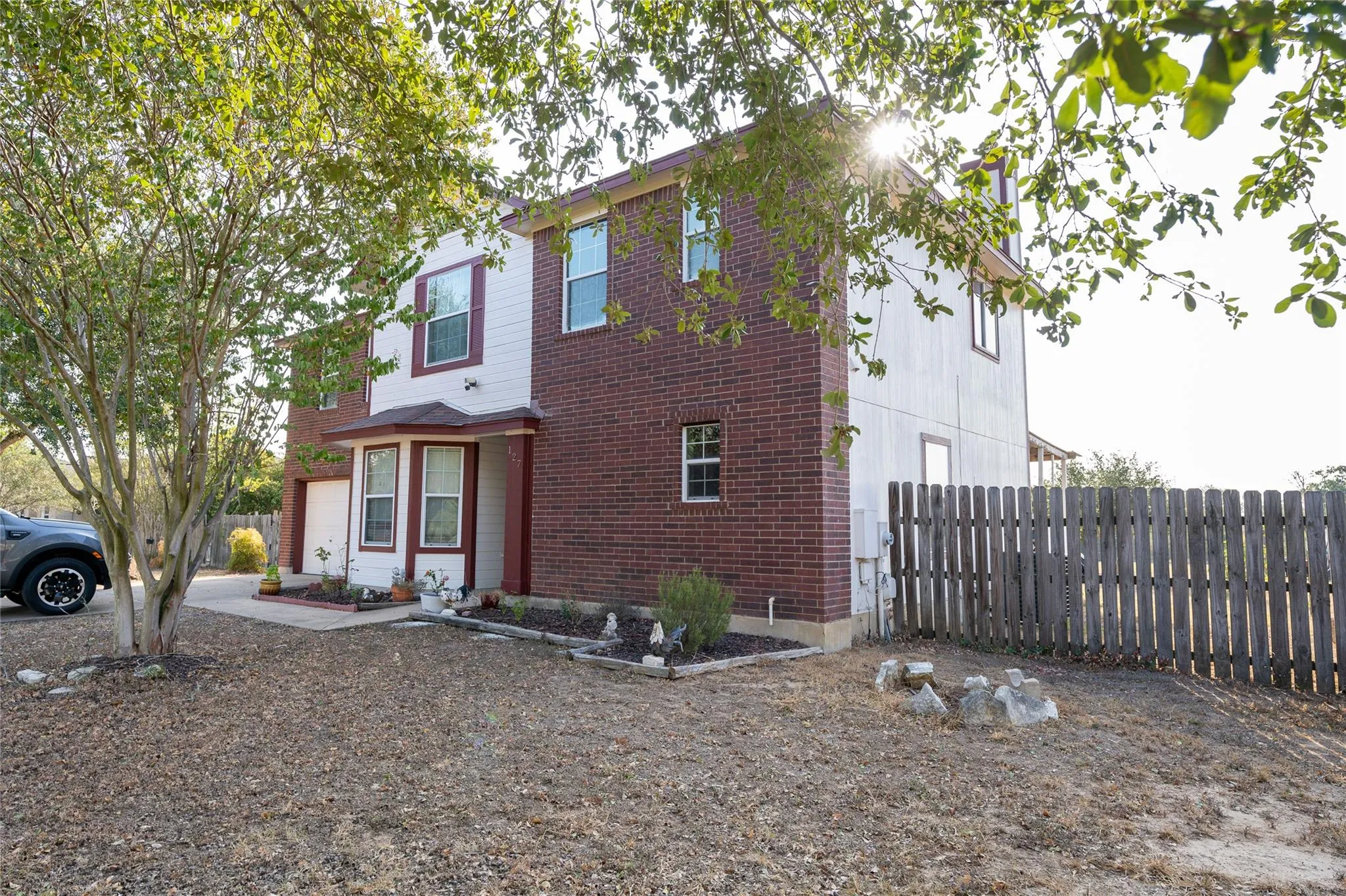Photo 2 of 127 MEADOW WAY