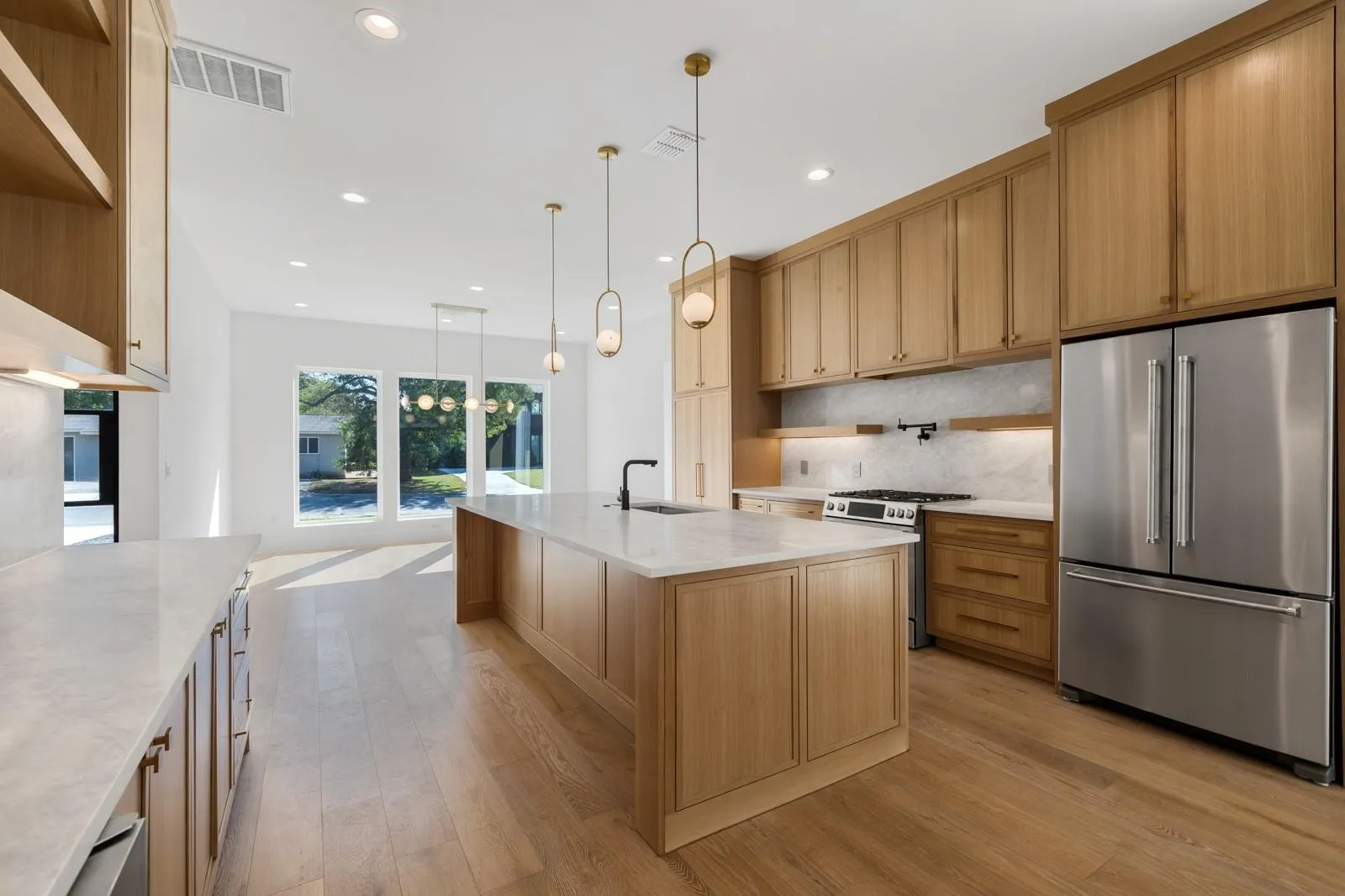 Photo 4 of 4806 RICHMOND AVE #1