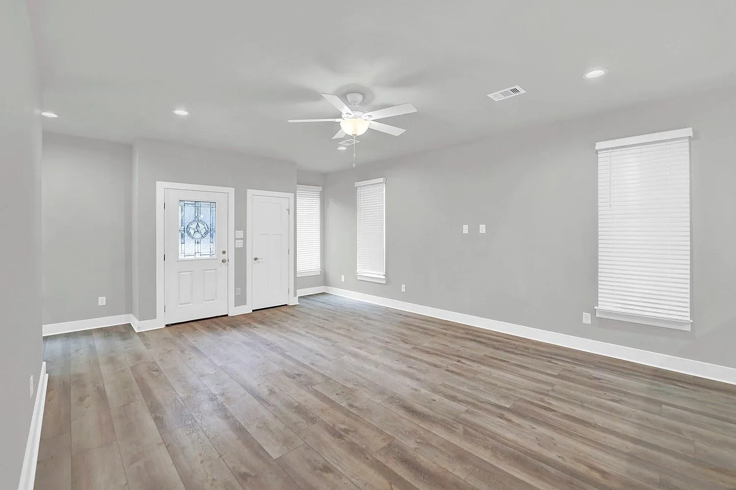Photo 5 of 400 SHADY BLUFF DR