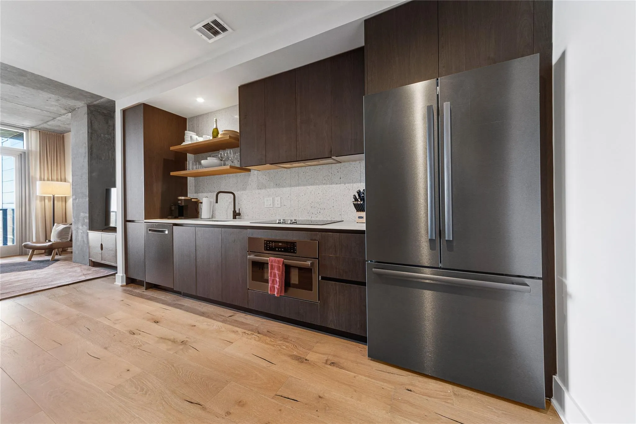 Photo 5 of 48 EAST AVE #2311