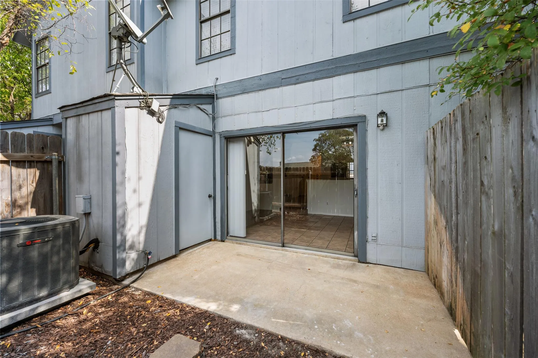 Photo 4 of 1411 N GRACY FARMS LN N #100