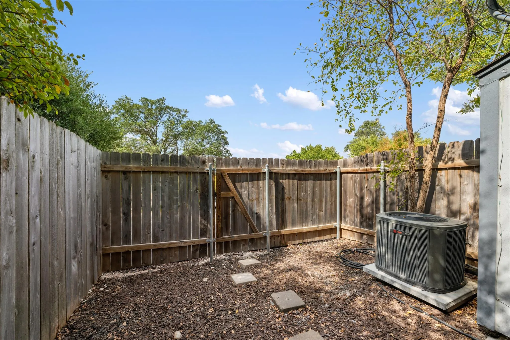 Photo 3 of 1411 N GRACY FARMS LN N #100