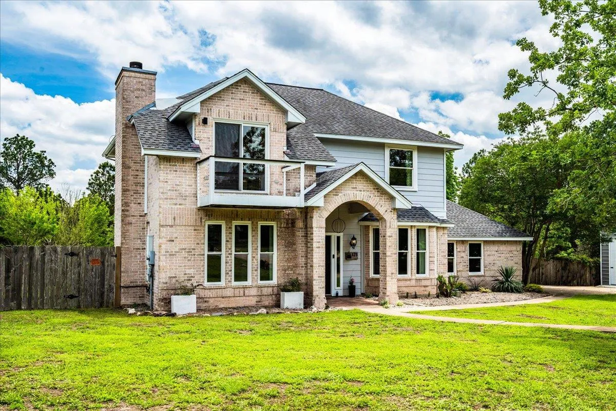 Photo of 171 N PIN OAK XING, Elgin, TX, 78621